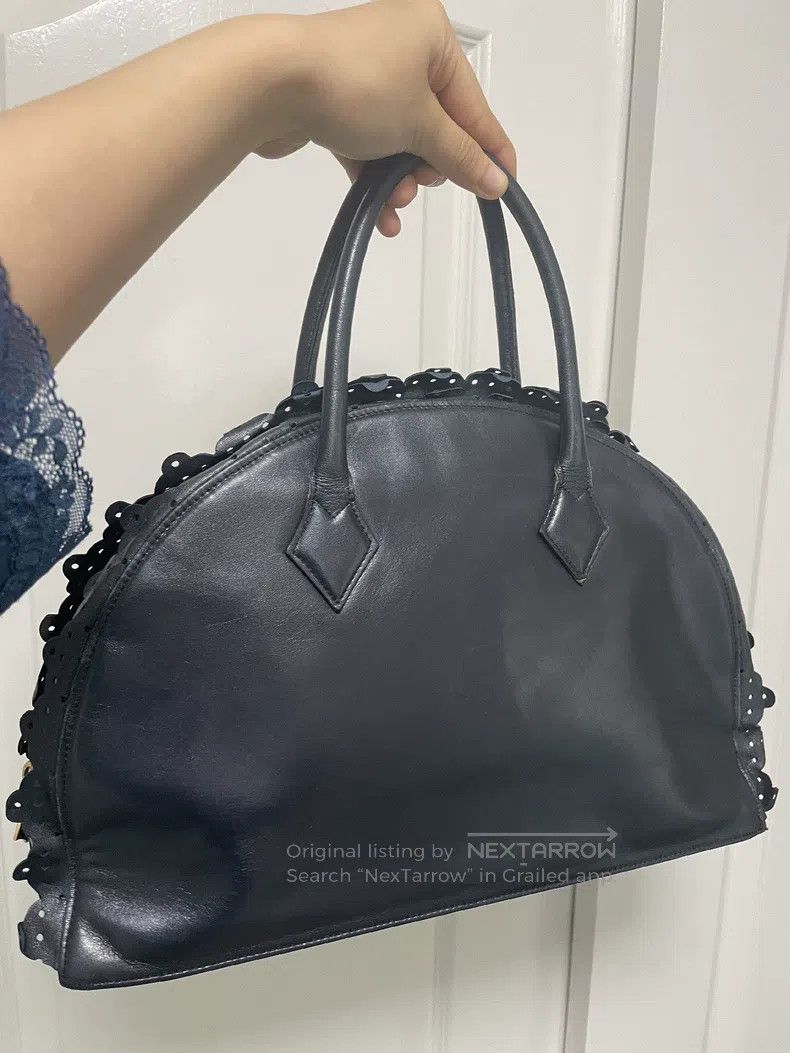 Vivienne Westwood Vivienne Westwood size os Lace Edge Dumpling Bag Navy Blue Size ONE SIZE - 2 Thumbnail