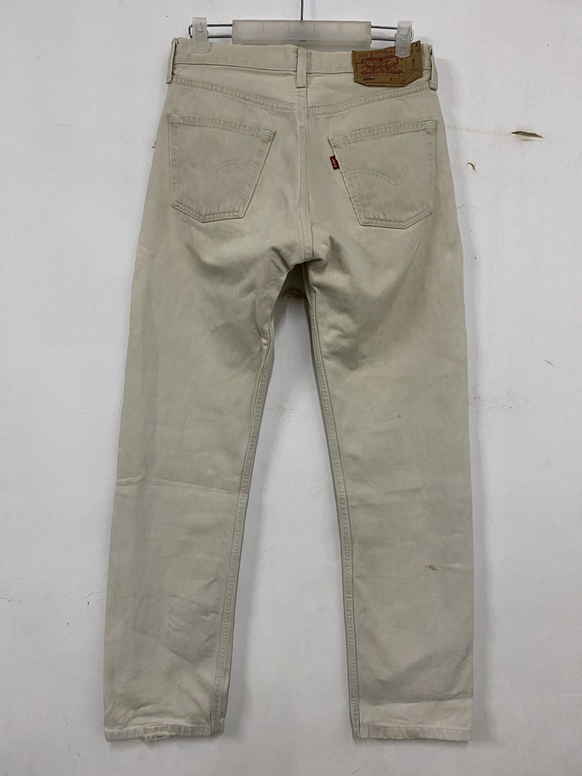 Levi's Vintage Clothing Vintage Levis 501xx Made in U.K Size US 30 / EU 46 - 1 Thumbnail