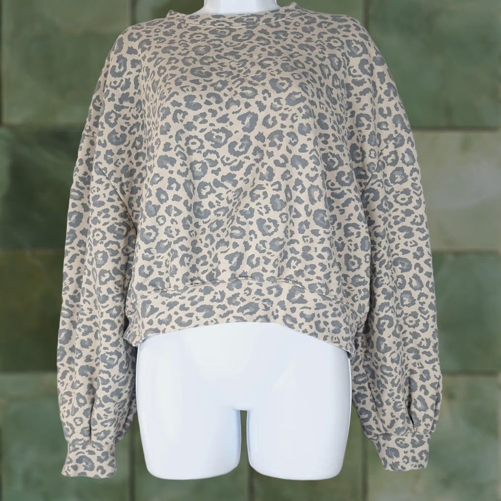 Zara Zara Sweatshirt Womens L Beige Leopard Print Pullover Knit Crew Neck Casual All Seasons Relaxed Fit Wool? No, Cotton, Polyester Size L / US 10 / IT 46 - 1 Thumbnail