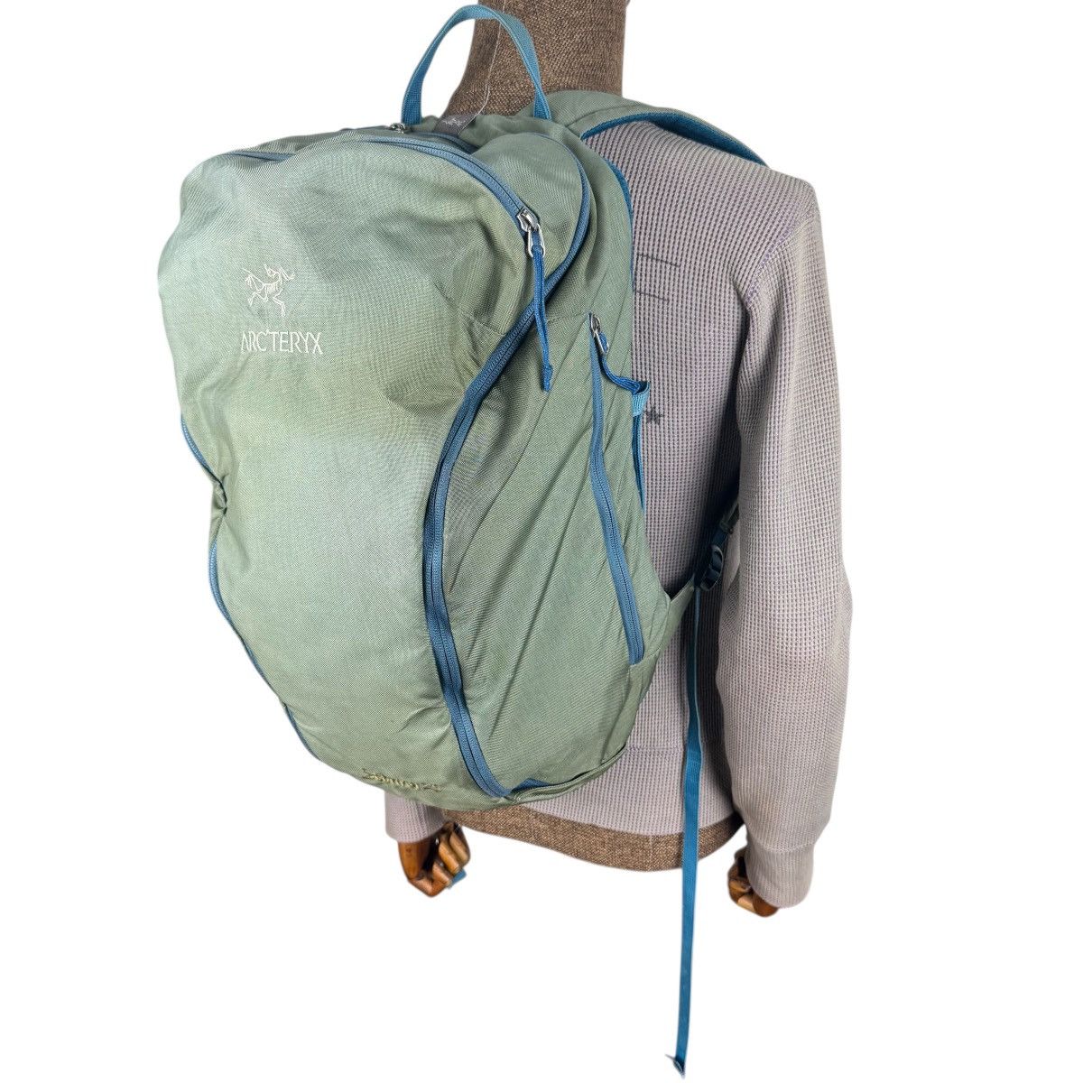 Arc'teryx 🔥ARCTERYX SEBRING 25 HIKING BACKPACK Size ONE SIZE - 2 Thumbnail