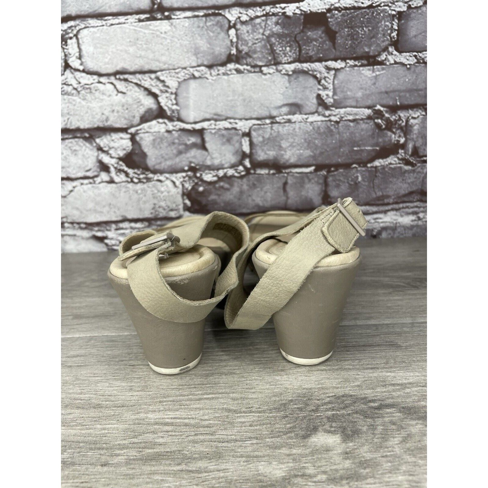 TSUBO TSUBO Taupe Soft Leather Patent Open Toe Strap Wedge Sandals Size US 8.5 / IT 38.5 - 14 Thumbnail