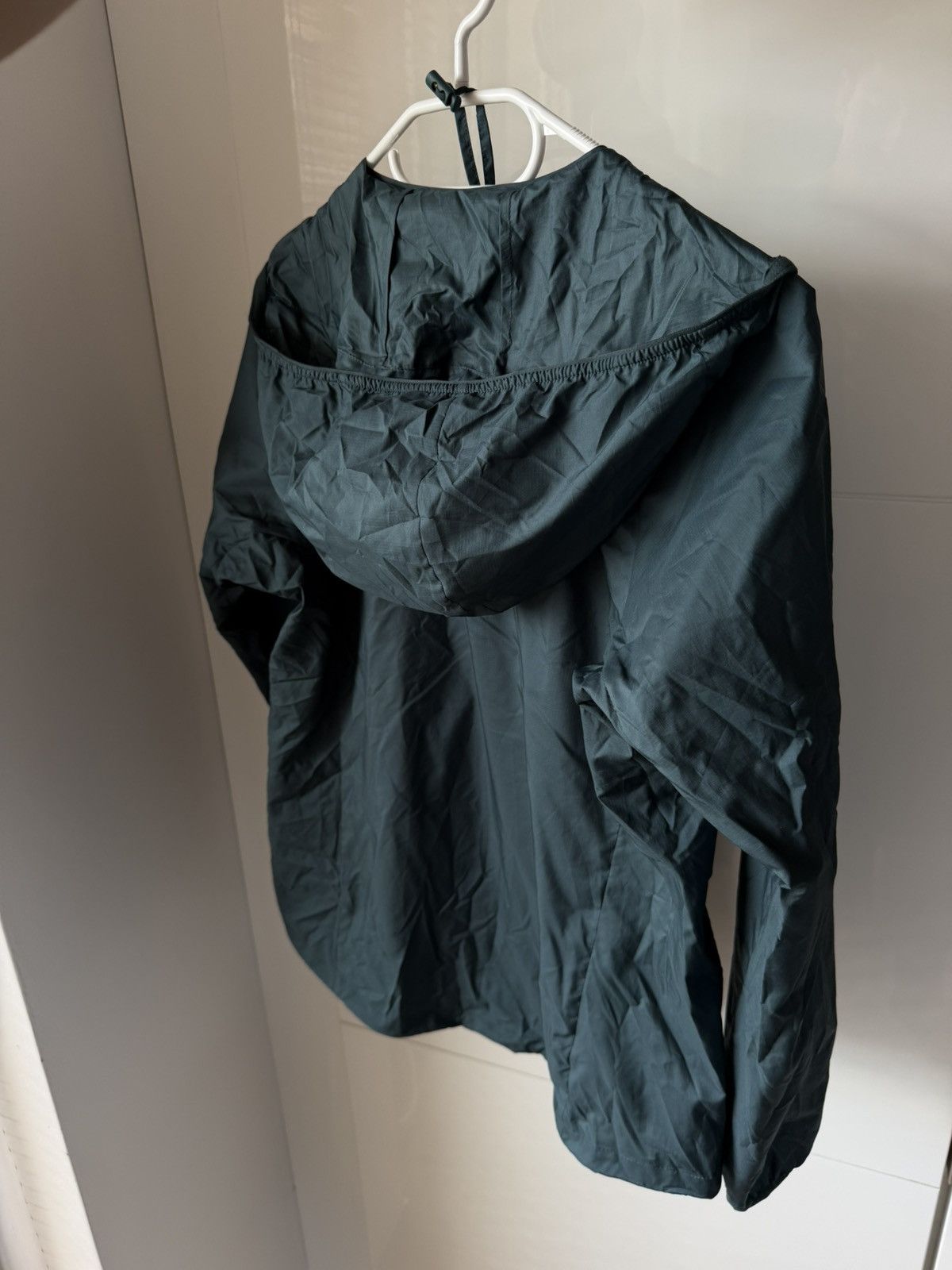 Uniqlo Uniqlo Hybrid Packable Outwear Monochrome Urban Style Jacket Size S / US 4 / IT 40 - 4 Thumbnail