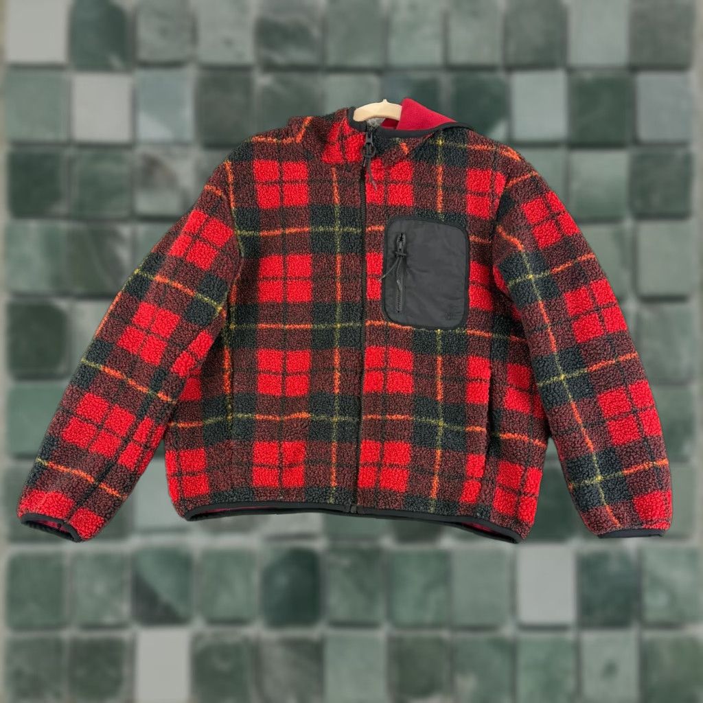 Uniqlo Uniqlo JW Anderson Fleece Jacket Womens Small Red Plaid Full Zip Hooded LS Size S / US 4 / IT 40 - 1 Thumbnail