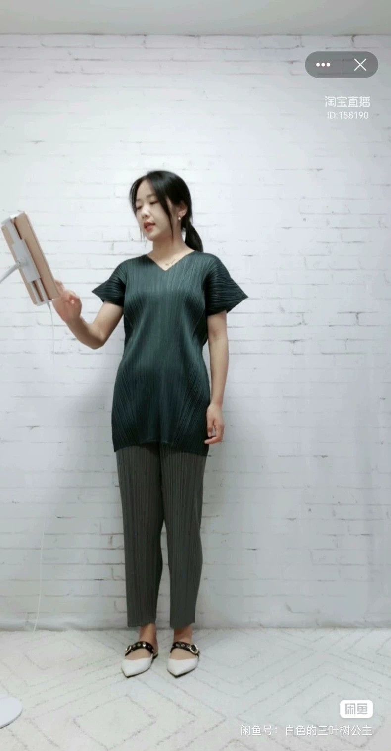 Issey Miyake Issey Miyake size:3 Dark grey pleated short sleeves Size M / US 6-8 / IT 42-44 - 2 Thumbnail