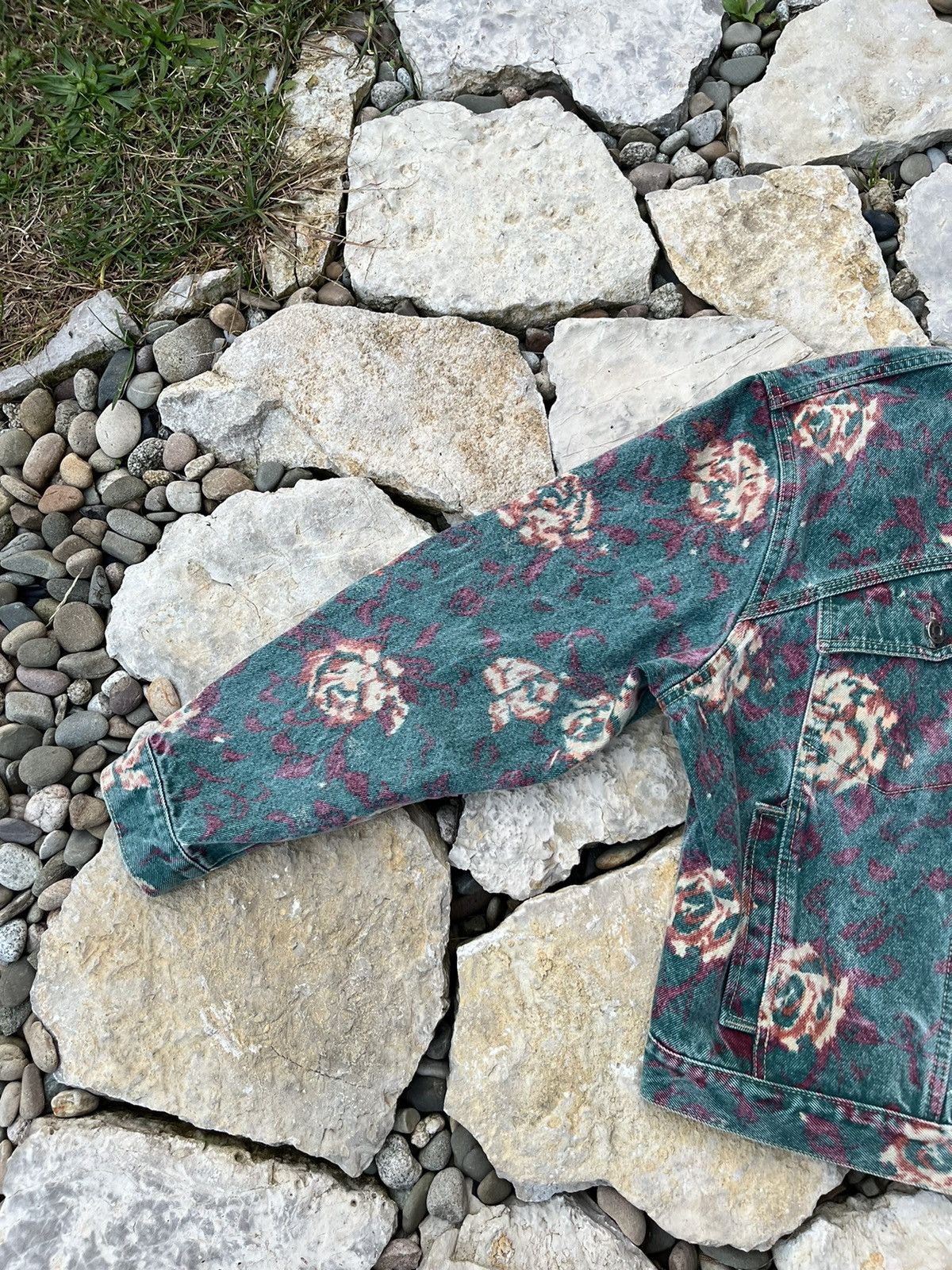 Vintage Vintage Jonny-q y2k all over print cropped denim jacket Size US M / EU 48-50 / 2 - 11 Thumbnail