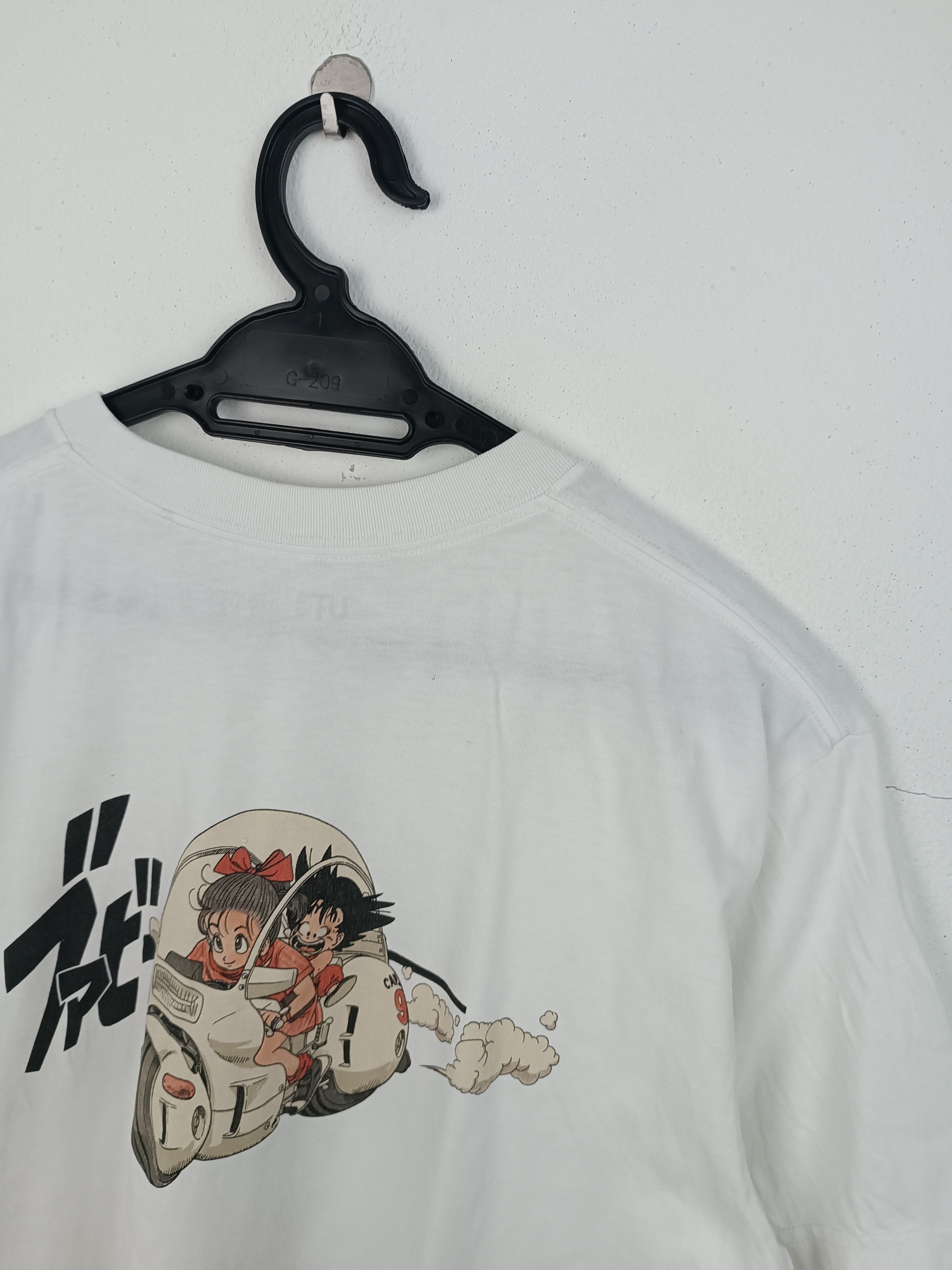 Anime VINTAGE DRAGON BALL GOKU BULMA ANIME TEE one piece bleach Size US M / EU 48-50 / 2 - 15 Thumbnail