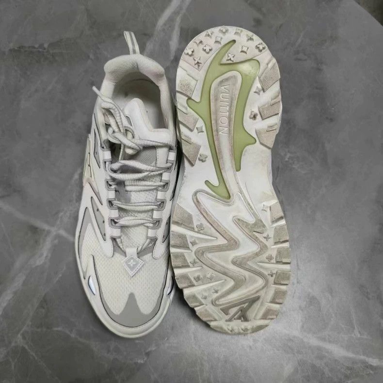 Louis Vuitton LV Runner Tatic Sneakers Size 42.5-2506 Size US 9.5 / EU 42-43 - 3 Thumbnail