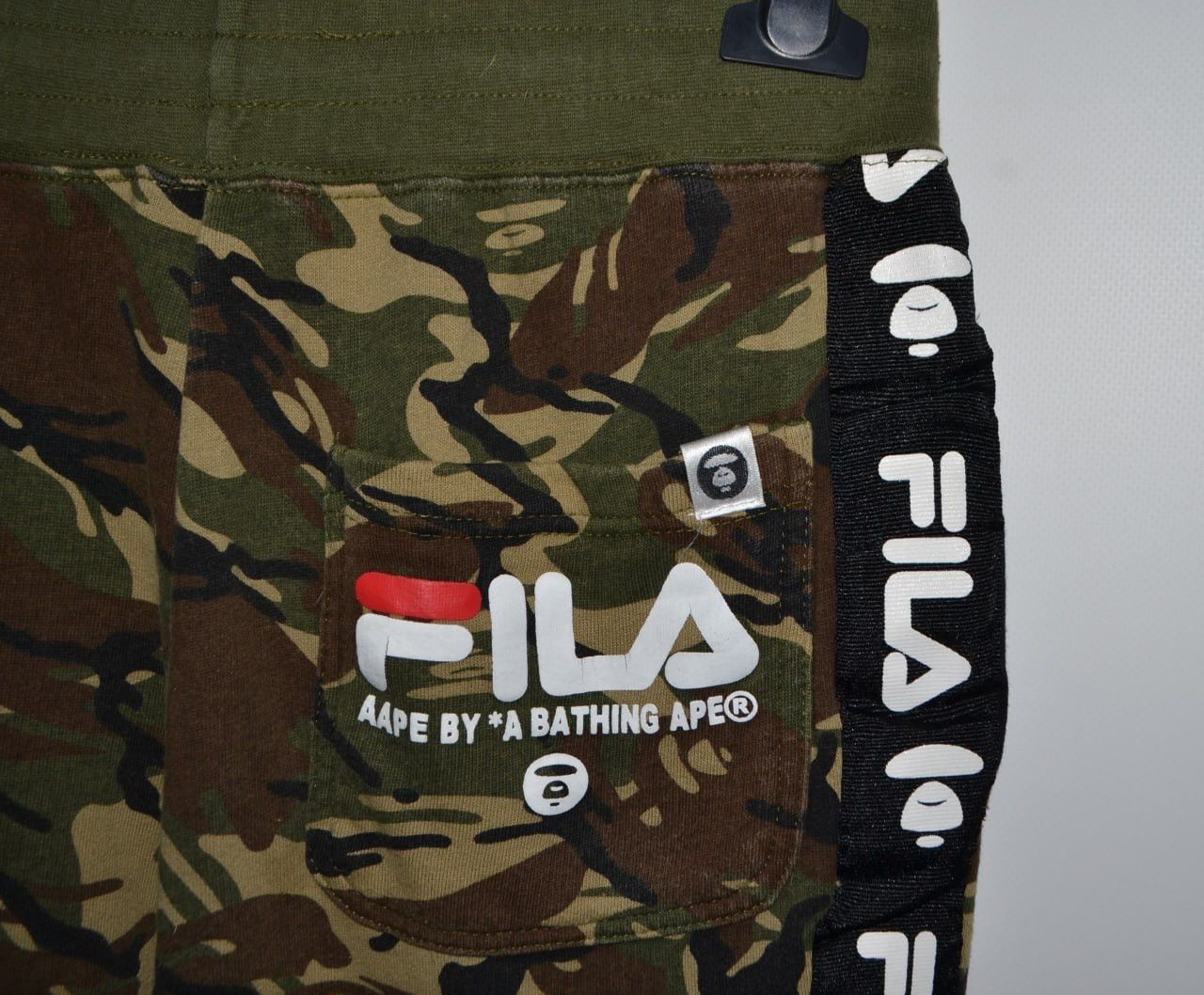Aape × Fila Rare fila x aape by bathing ape Pants Sweatpants Camo Size US 30 / EU 46 - 8 Thumbnail