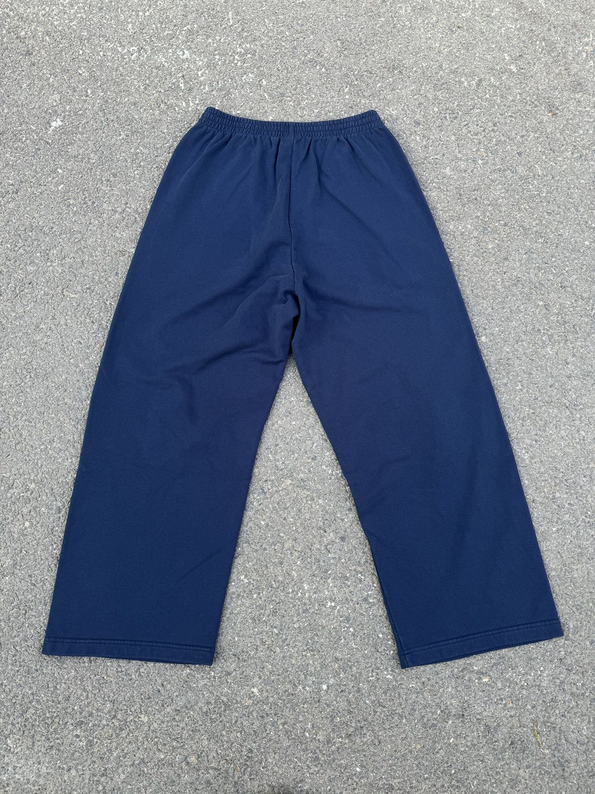 Balenciaga Balenciaga X Adidas Oversized Sweatpants Size L Size US 34 / EU 50 - 2 Thumbnail