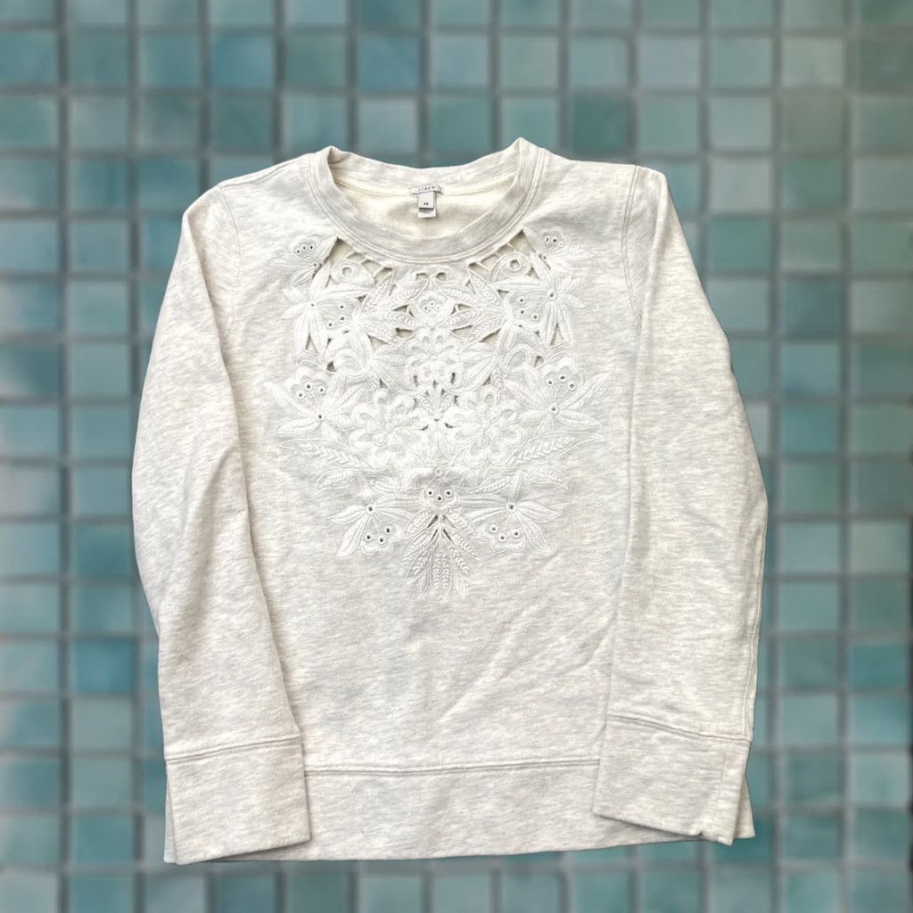 J.Crew J Crew Sweatshirt Womens XS Gray Floral Embroidered Cotton Crew Neck Size XS / US 0-2 / IT 36-38 - 1 Thumbnail