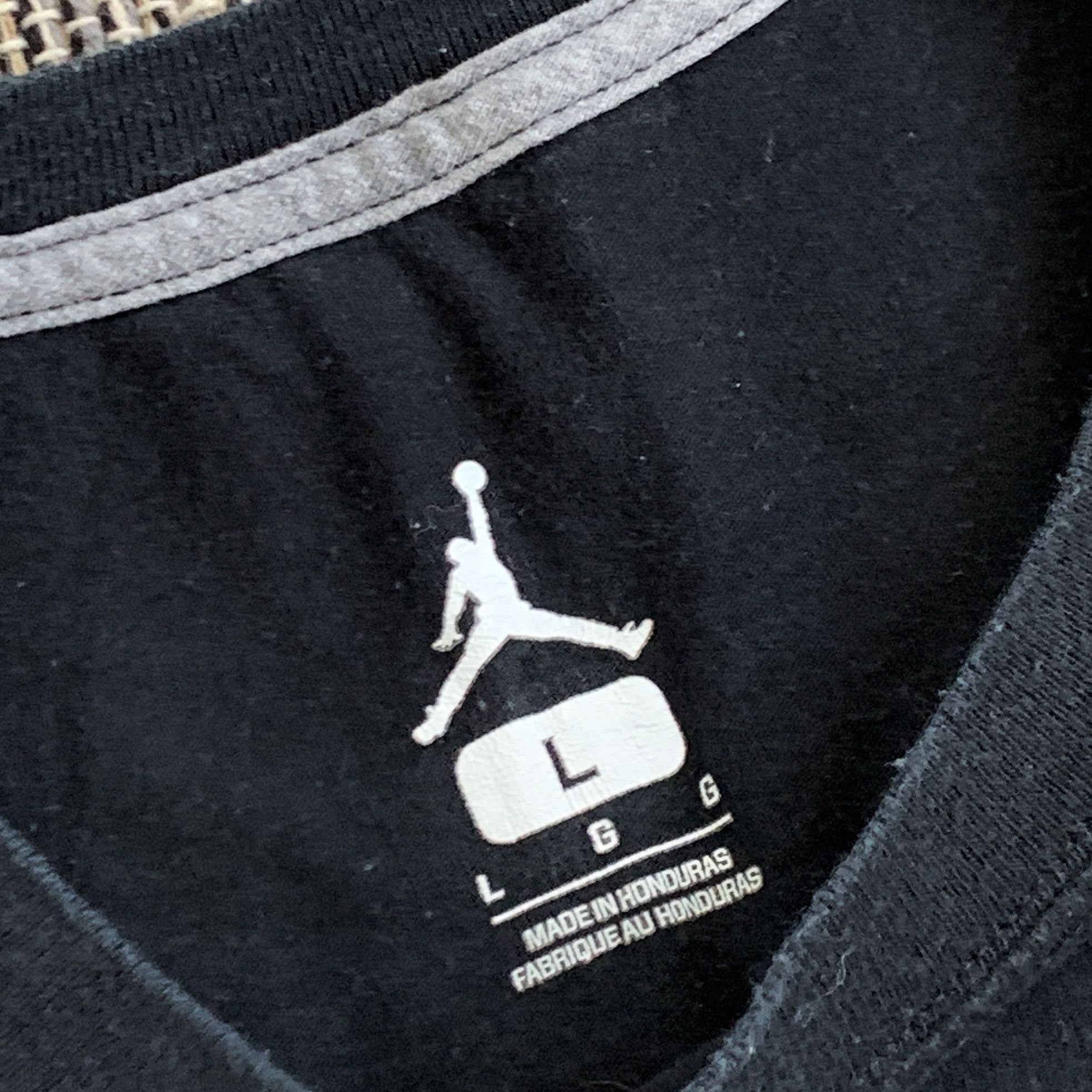 Jordan Brand Vintage Nike Air Jordan Black 90s Graphic Tank Top Tee Shirt Size US L / EU 52-54 / 3 - 5 Thumbnail