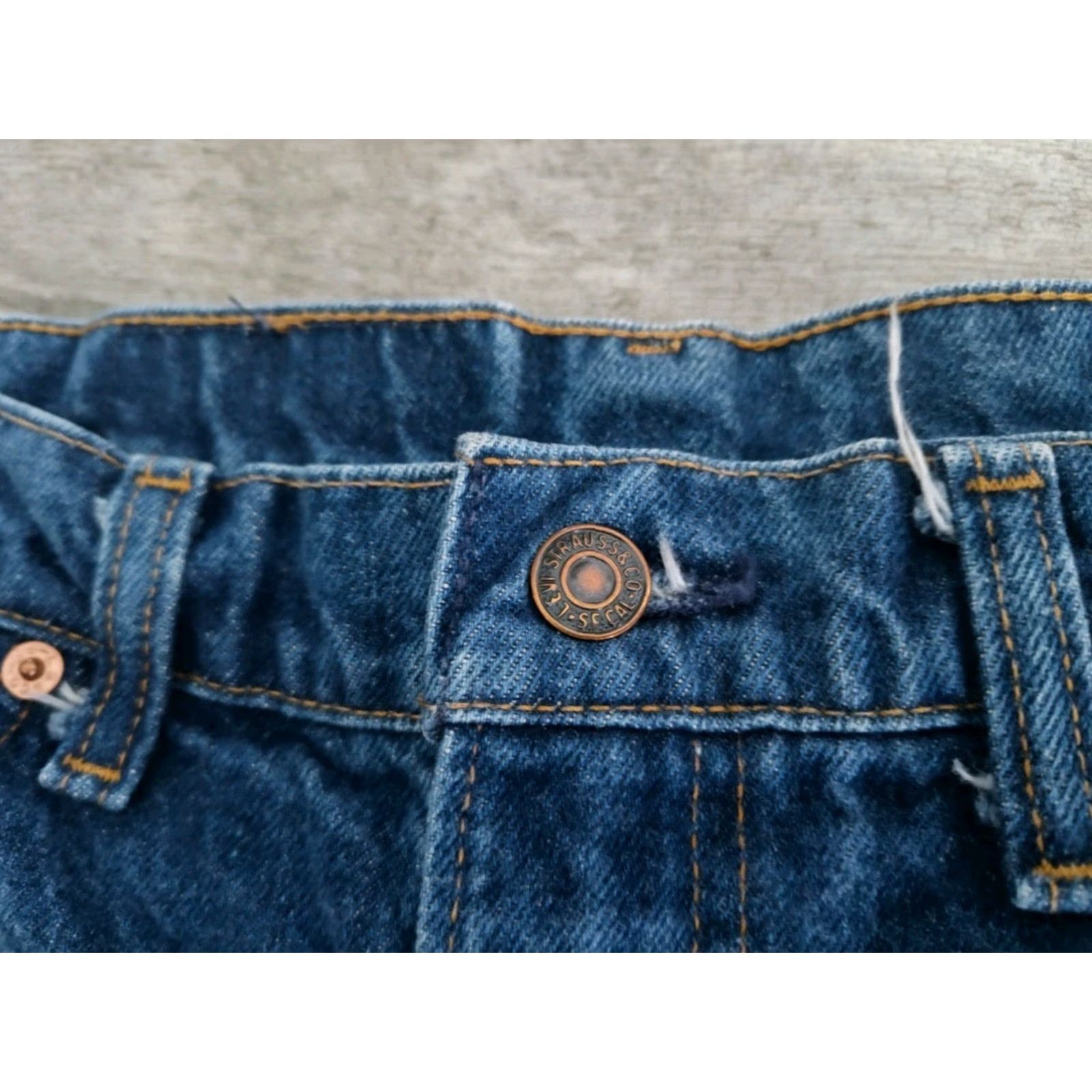 Levi's VINTAGE Levi's Jeans Men 90s 517 Straight Fit Denim Red Batwing Made in USA 36x24 Size US 36 / EU 52 - 5 Thumbnail