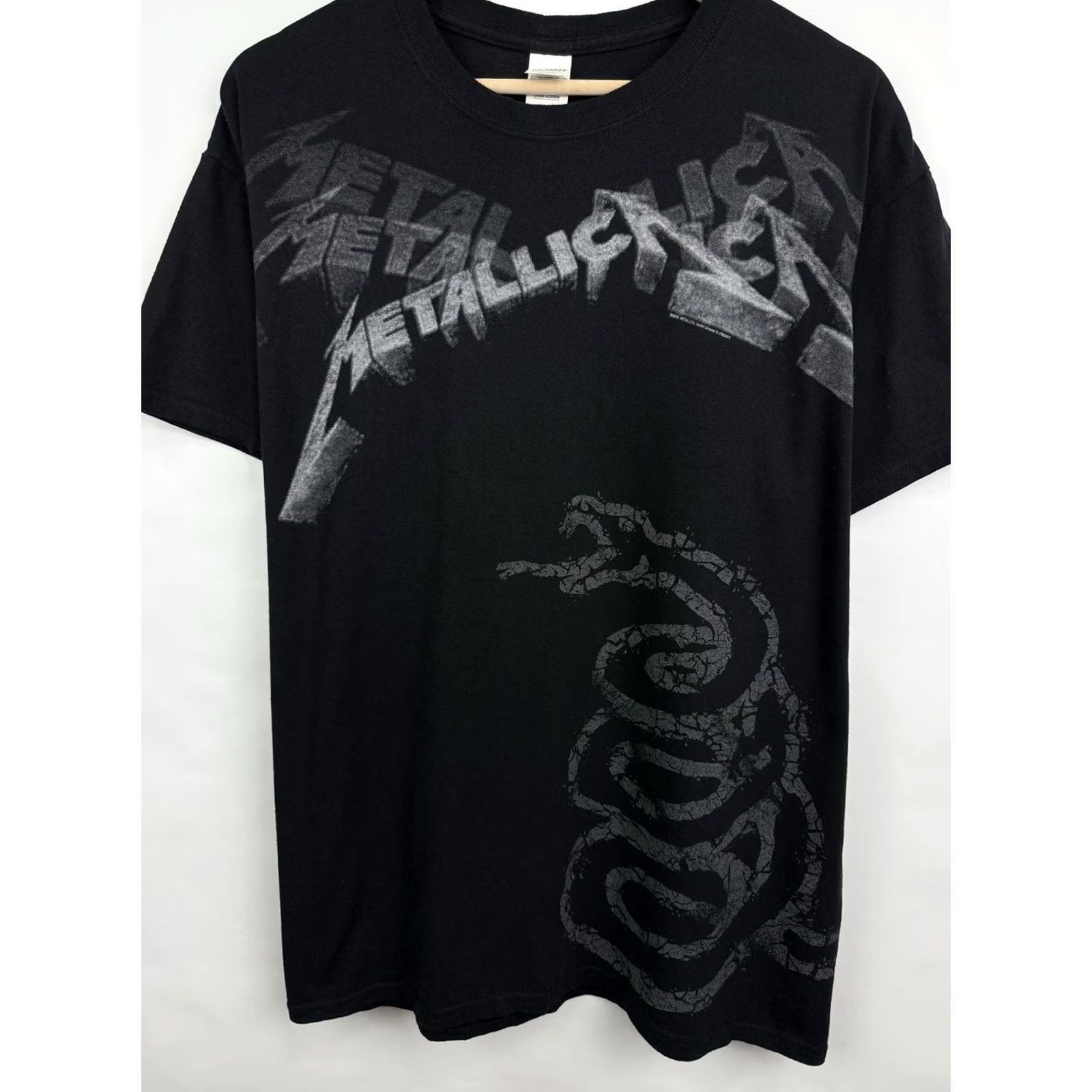 Gildan VINTAGE Metallica The Black Album Rock Bend T-Shirt Rare Size L Men Black Gildan Rock Mens T-Shirt Size US L / EU 52-54 / 3 - 5 Thumbnail