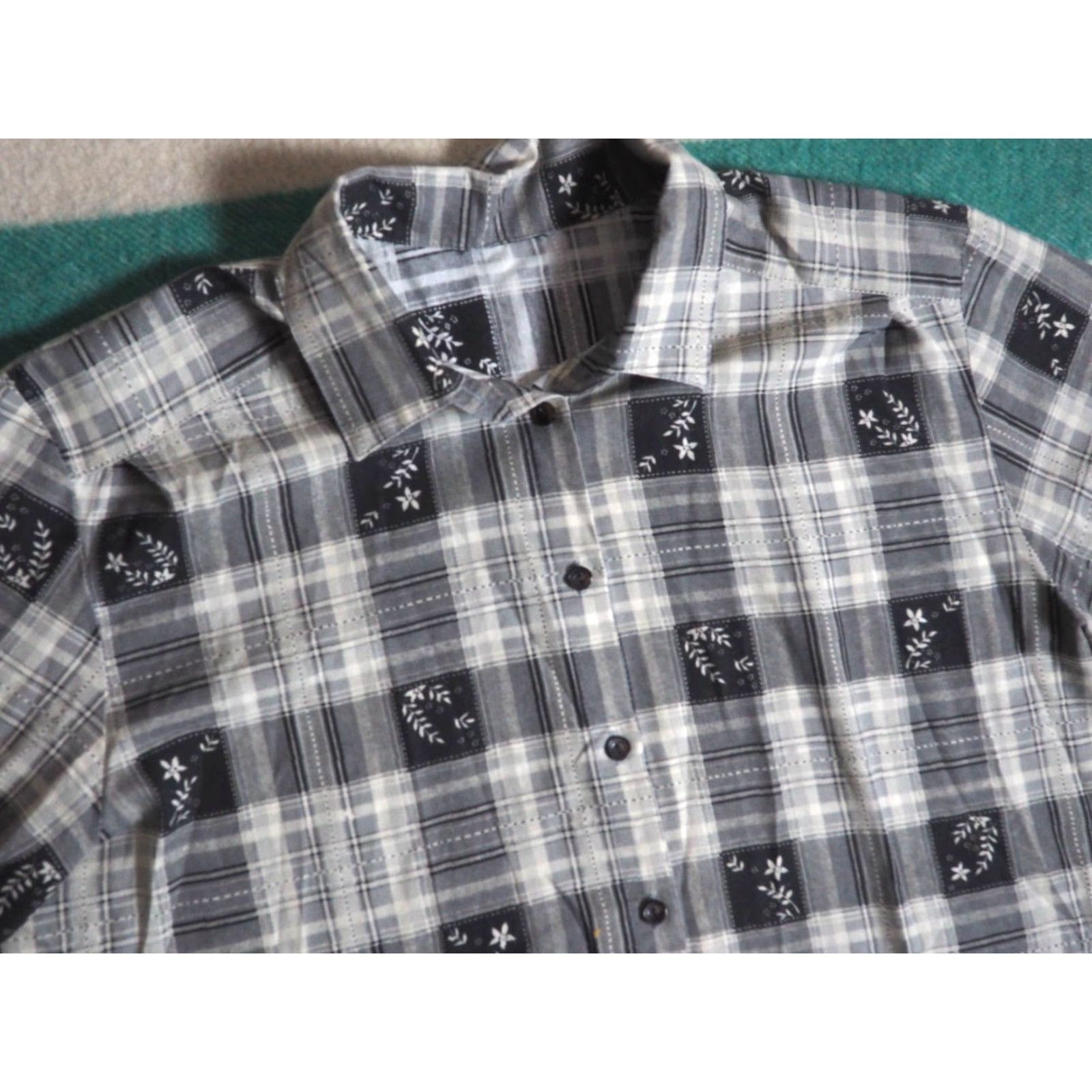 Vintage VTG 70s 80s Faded Gray Black Floral Plaid Light Boho Button Baggy Shirt XL Size US XL / EU 56 / 4 - 4 Thumbnail