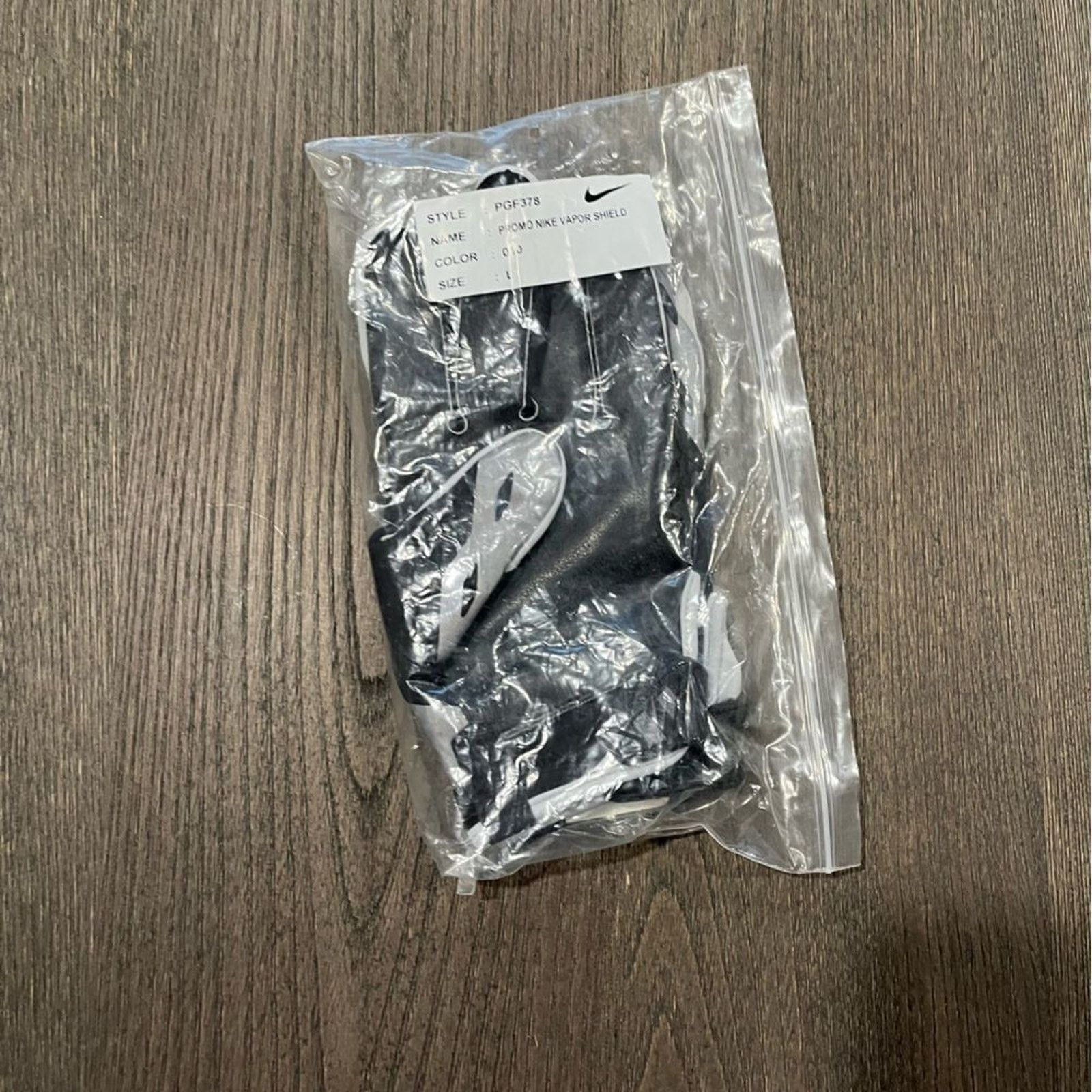 Nike NWT Nike Vapor Shield Football Receiver Gloves - Size L Size ONE SIZE - 2 Thumbnail
