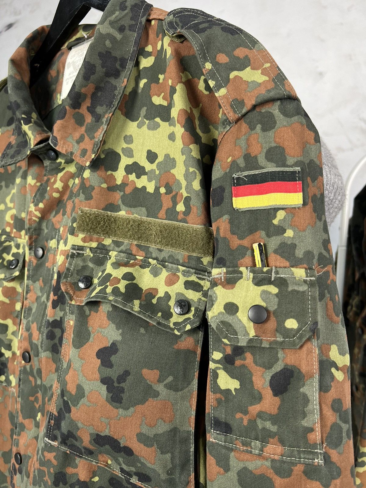 Vintage Vintage 1998 Germany Army Camo Shirt Jacket Size M - L Size US M / EU 48-50 / 2 - 5 Thumbnail