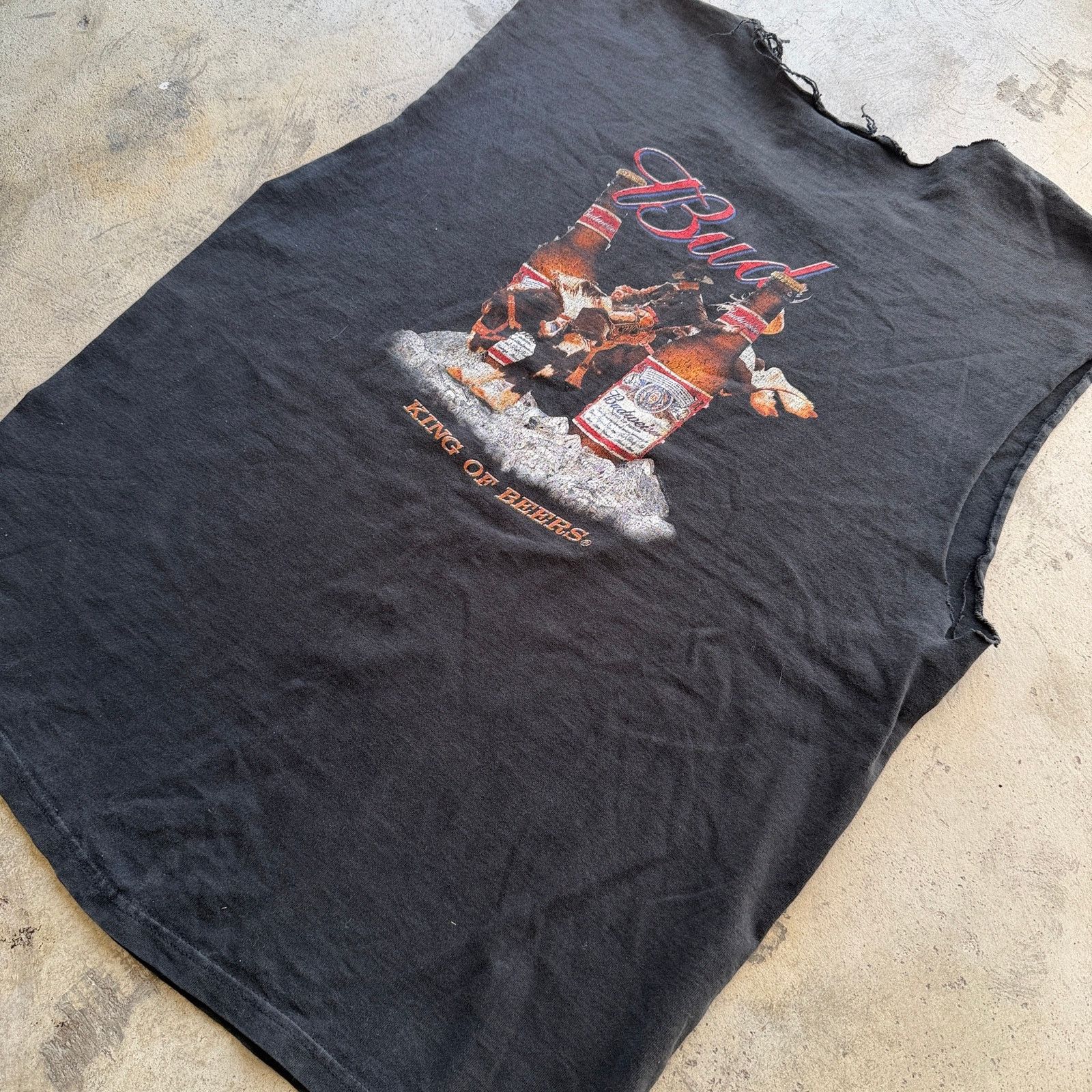 Budweiser Vintage Budweiser Cowboy Bull Riding Graphic thrashed Tee Size US XL / EU 56 / 4 - 4 Thumbnail