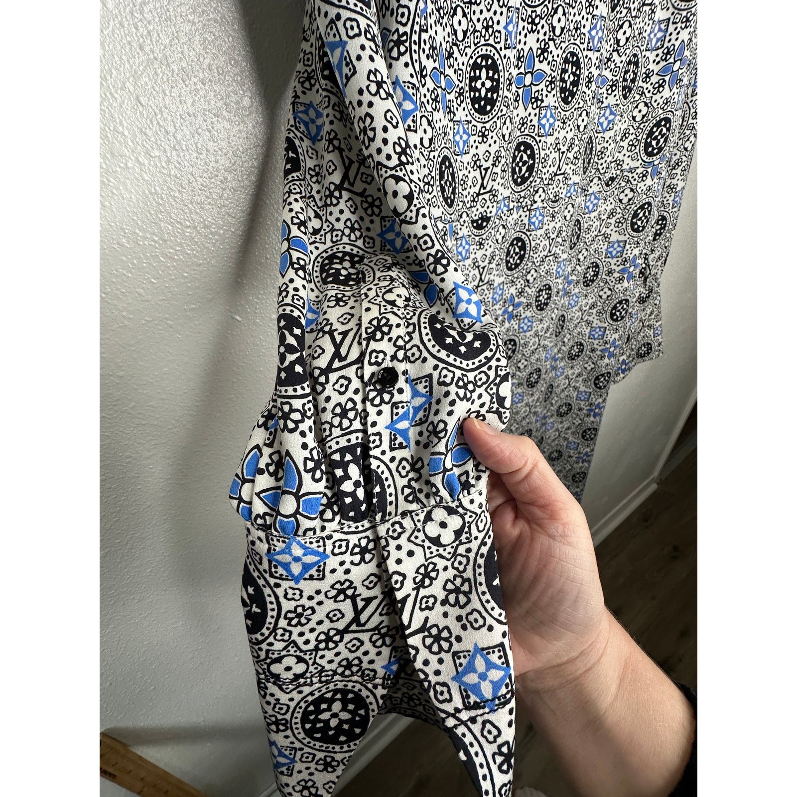 Louis Vuitton Louis Vuitton Silk Belted Midi White Black Blue 42 / 10 Size L / US 10 / IT 46 - 9 Thumbnail