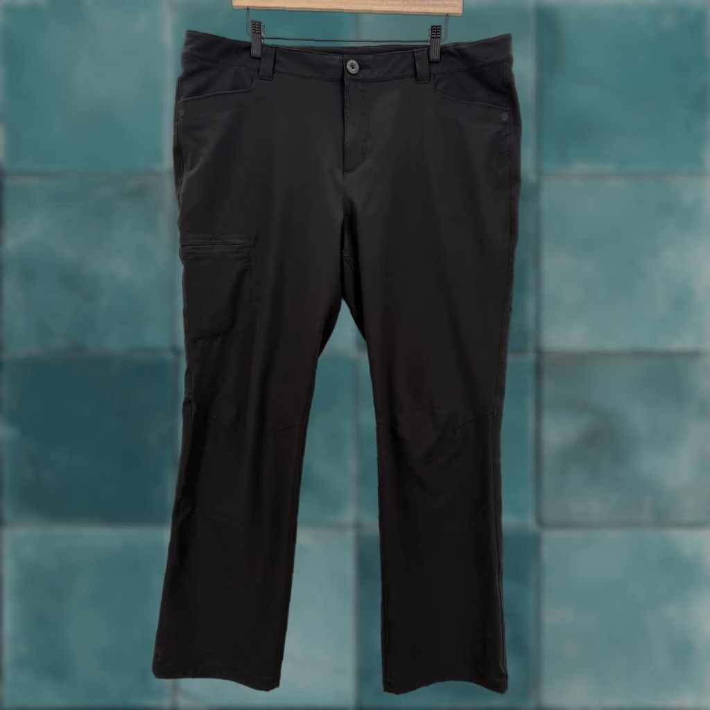 Eddie Bauer VINTAGE Eddie Bauer Travex Pants Womens 18 Black Cargo Stretch Hiking Outdoor Travel Size 40" / US 18 - 1 Thumbnail