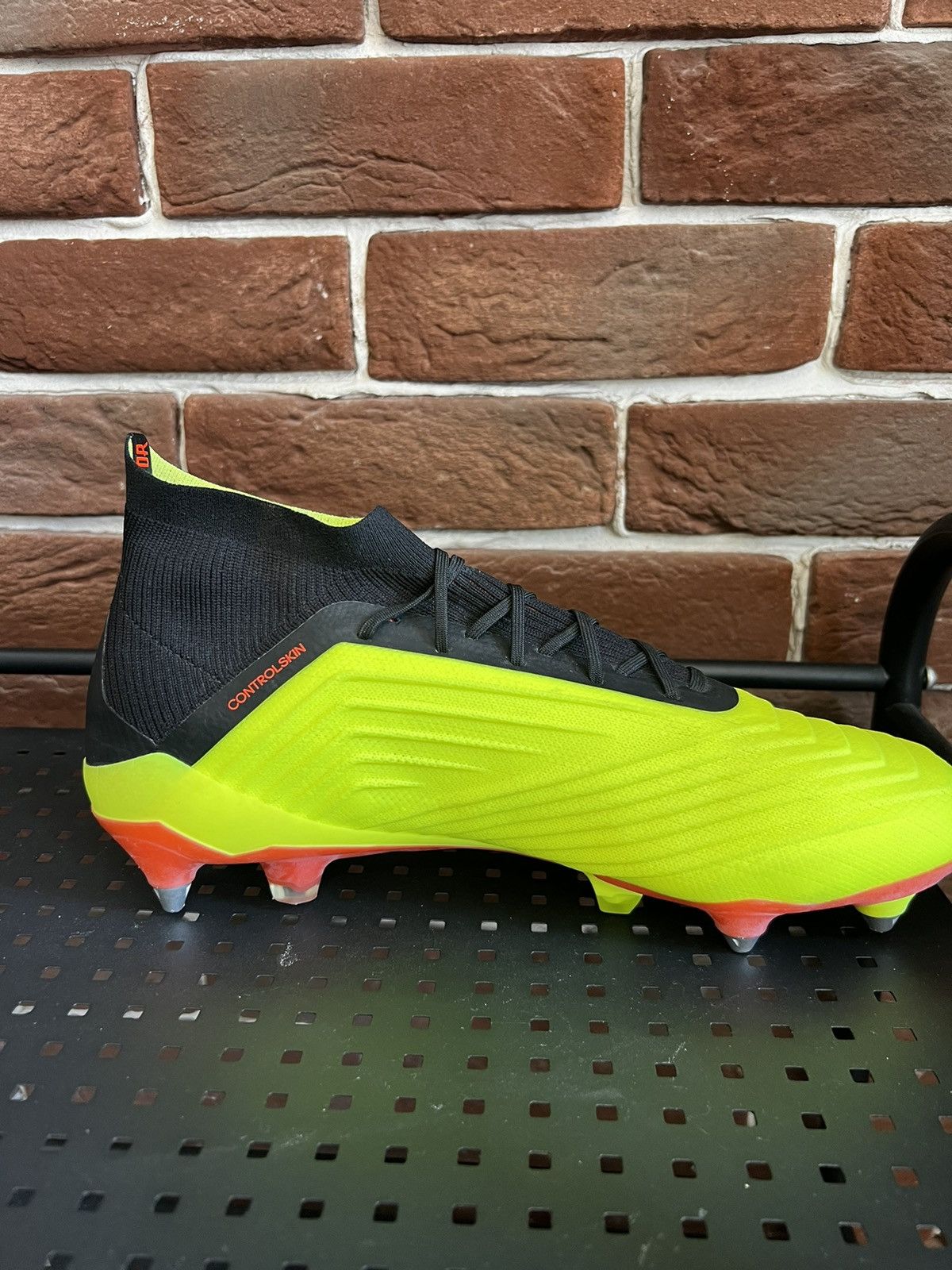 Adidas Adidas Mens Rare Predator 18.1 SG DB2048 Shoes Soccer 10US Size US 10 / EU 43 - 6 Thumbnail