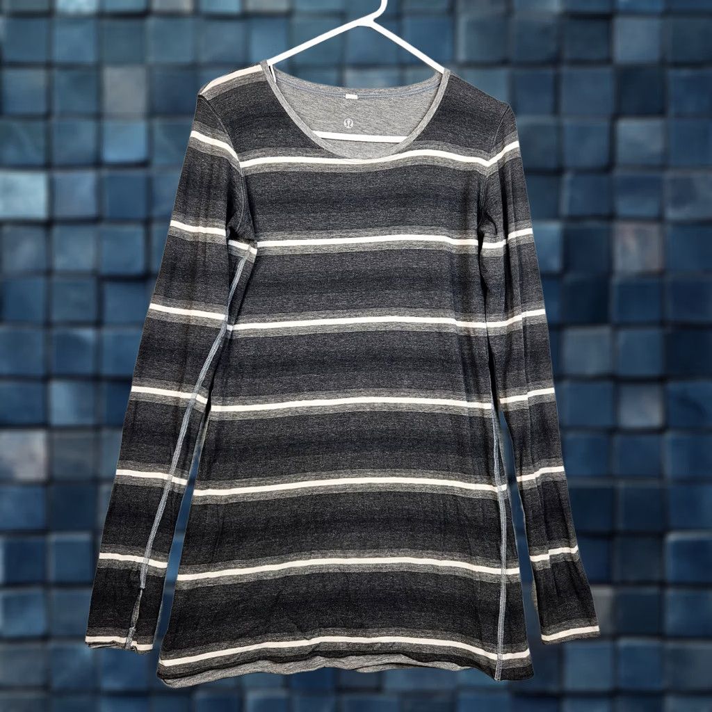 Lululemon Lululemon Women's Reversible Long Sleeve Top Size 6 Casual Activewear Multicolor Long Sleeve Women's Reversible Top 6 Sportswear Mens Girls Size M / US 6-8 / IT 42-44 - 1 Thumbnail