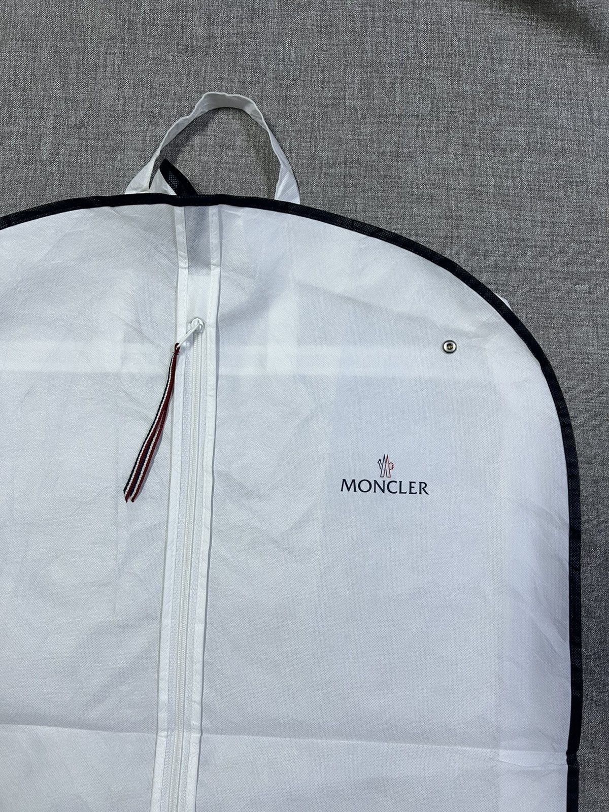 Moncler Moncler Garment Bag Size ONE SIZE - 8 Thumbnail