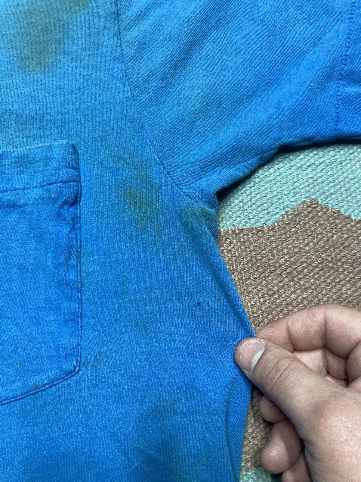 Vintage 80s pocket t shirt blank light blue distressed grunge medium Size US M / EU 48-50 / 2 - 7 Thumbnail