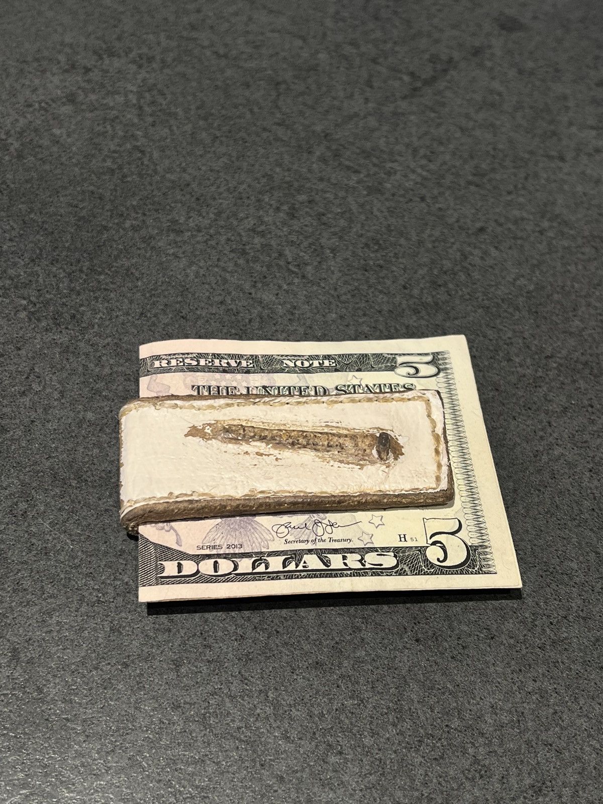 Other Avant-garde handcrafted leather money clip.🔖 Size ONE SIZE - 1 Thumbnail
