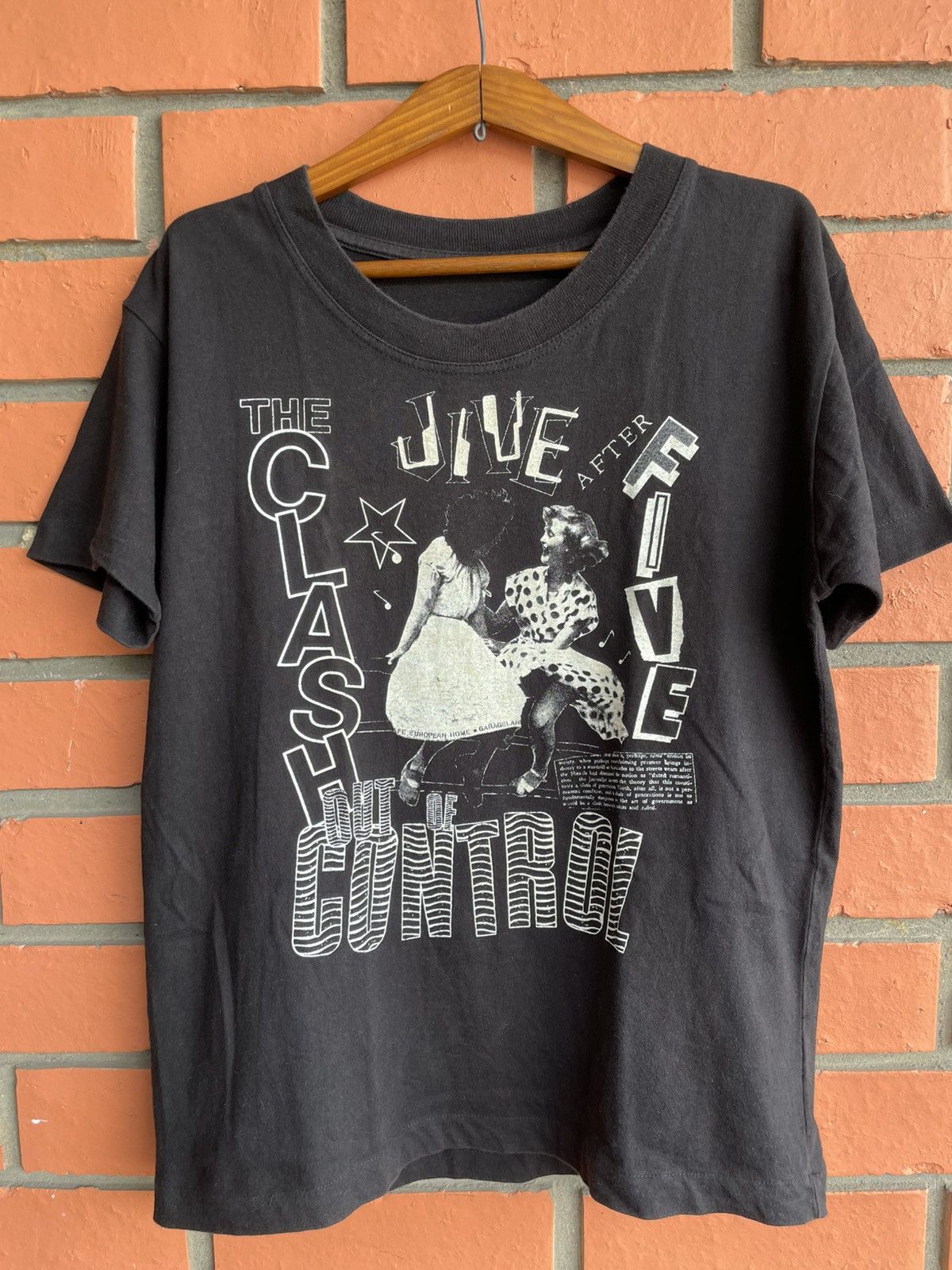 Band Tees Vintage The Clash Band Tour Out Of Control tour 1984 Size M Size US M / EU 48-50 / 2 - 2 Thumbnail