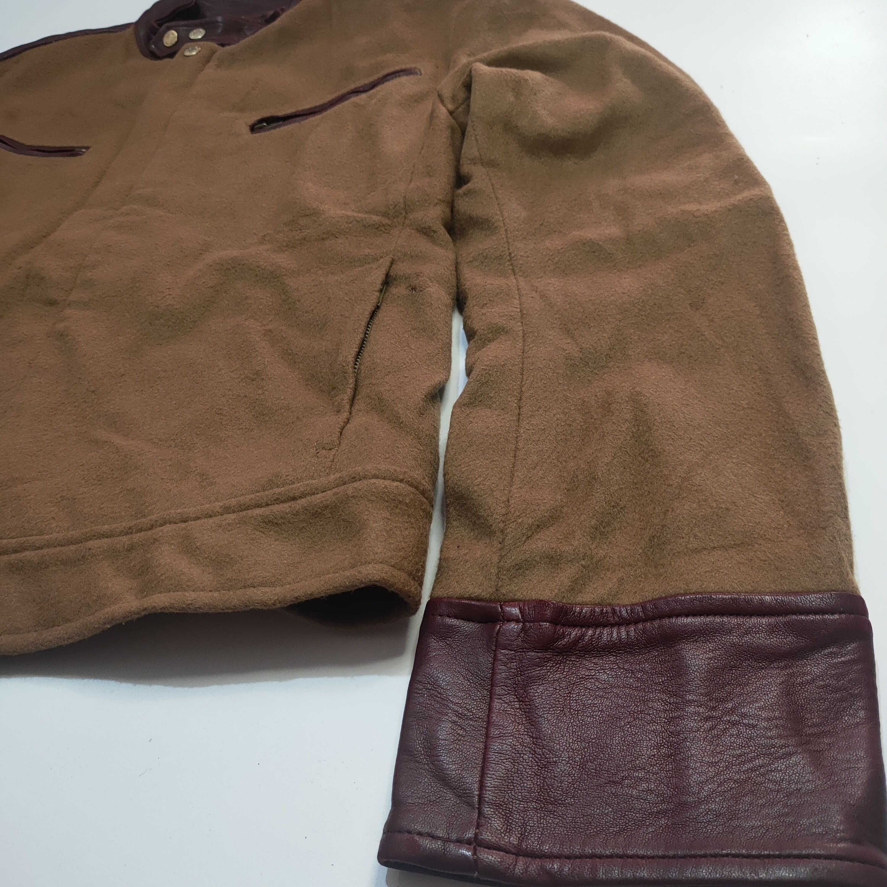 Dolce & Gabbana Dolce & Gabbana jacket combines canvas and leather accents. Size US S / EU 44-46 / 1 - 8 Thumbnail