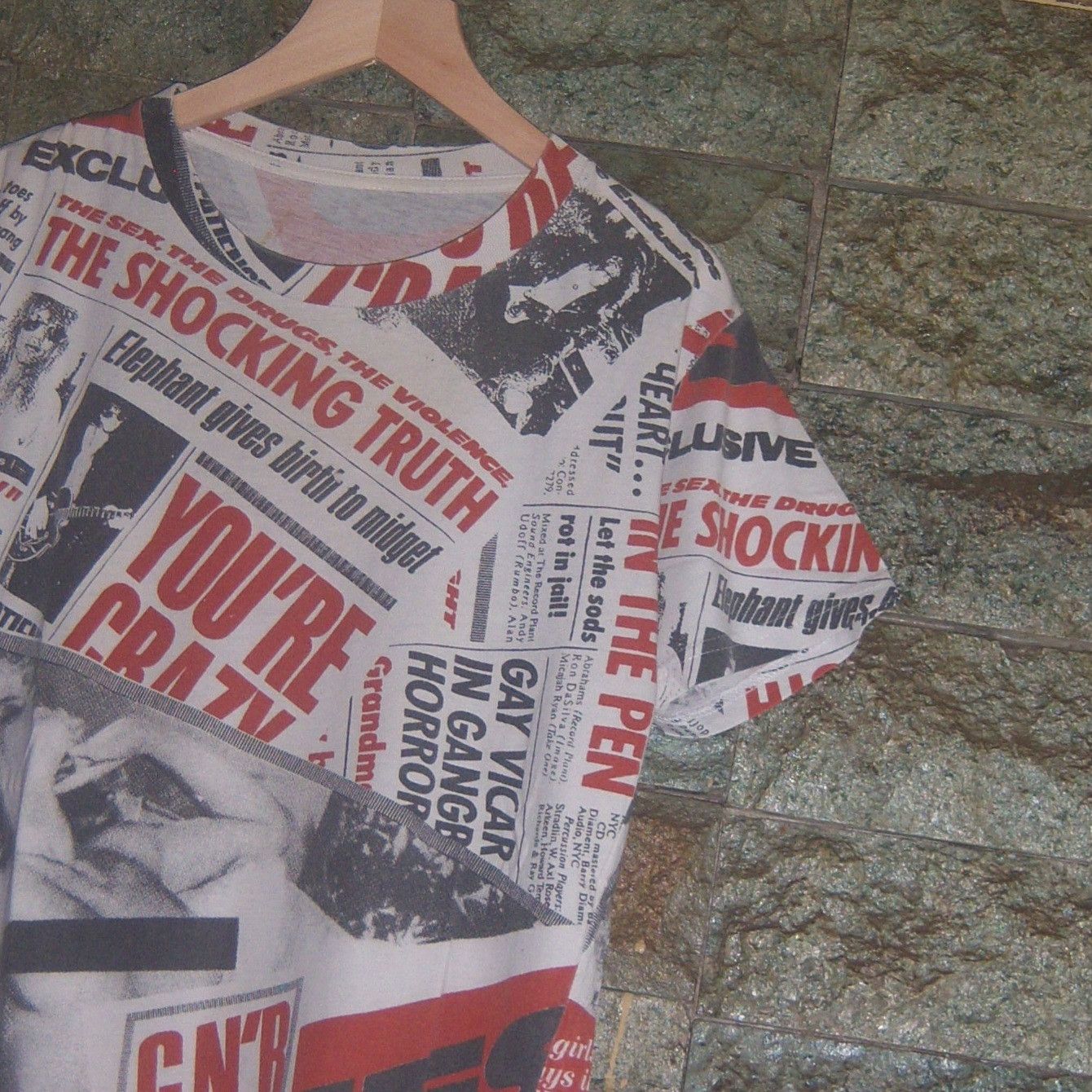 Band Tees × Guns N' Roses Guns And Roses Newspaper Lies Album Cover Size US S / EU 44-46 / 1 - 3 Thumbnail