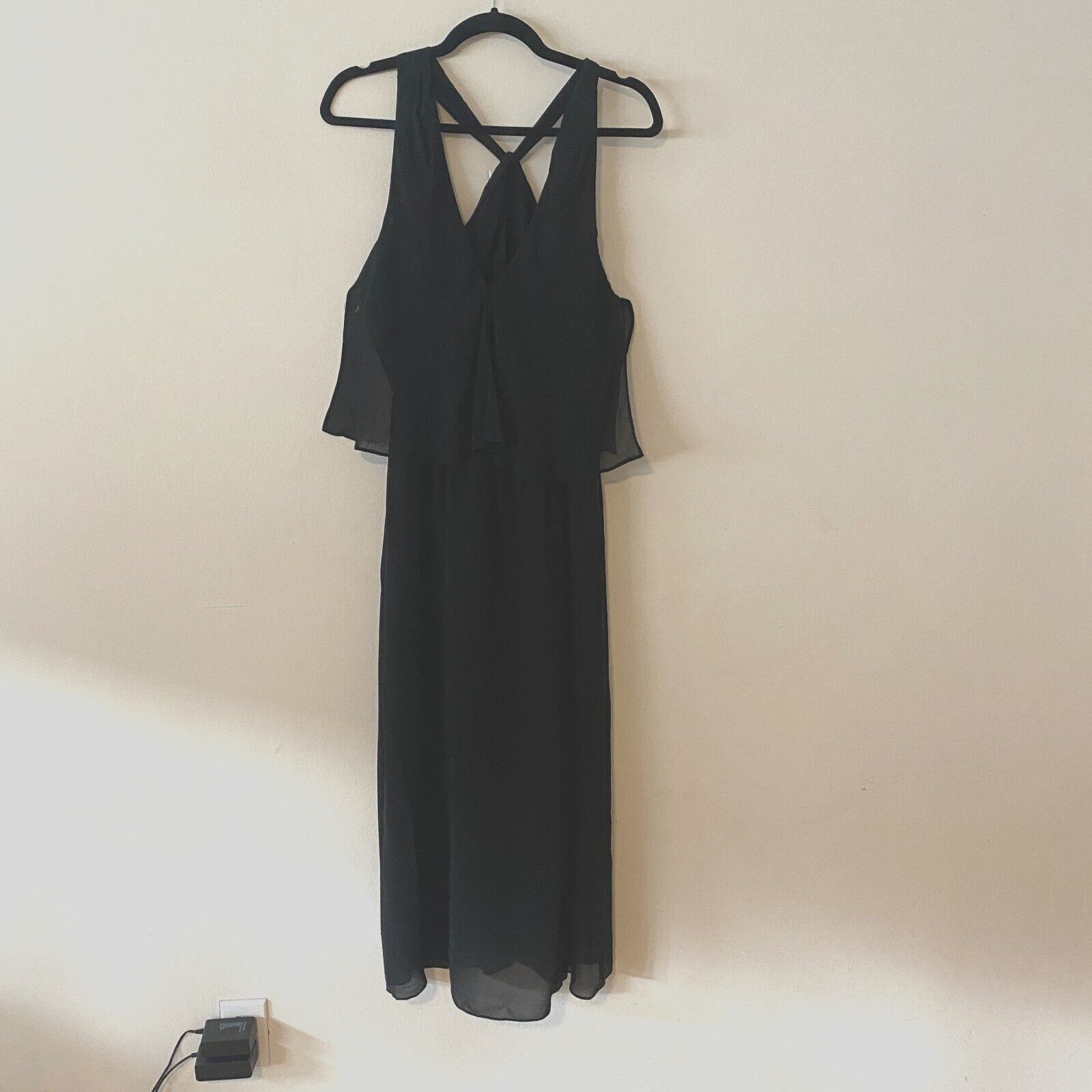 Aritzia Aritzia Babaton Black SILK Chiffon VNeck Racerback Maxi S Size S / US 4 / IT 40 - 3 Thumbnail
