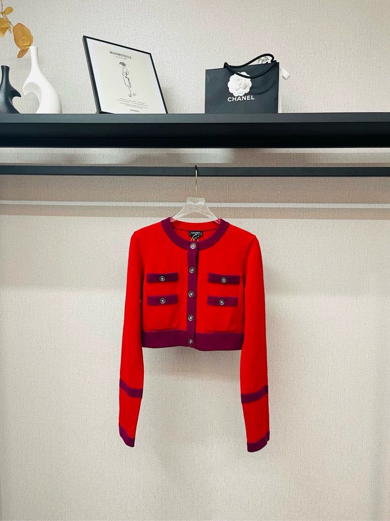 Chanel Chanel Red round-neck four-pocket sweater jacket 2504-Nexta Size XXS / US 00 / IT 34 - 1 Thumbnail