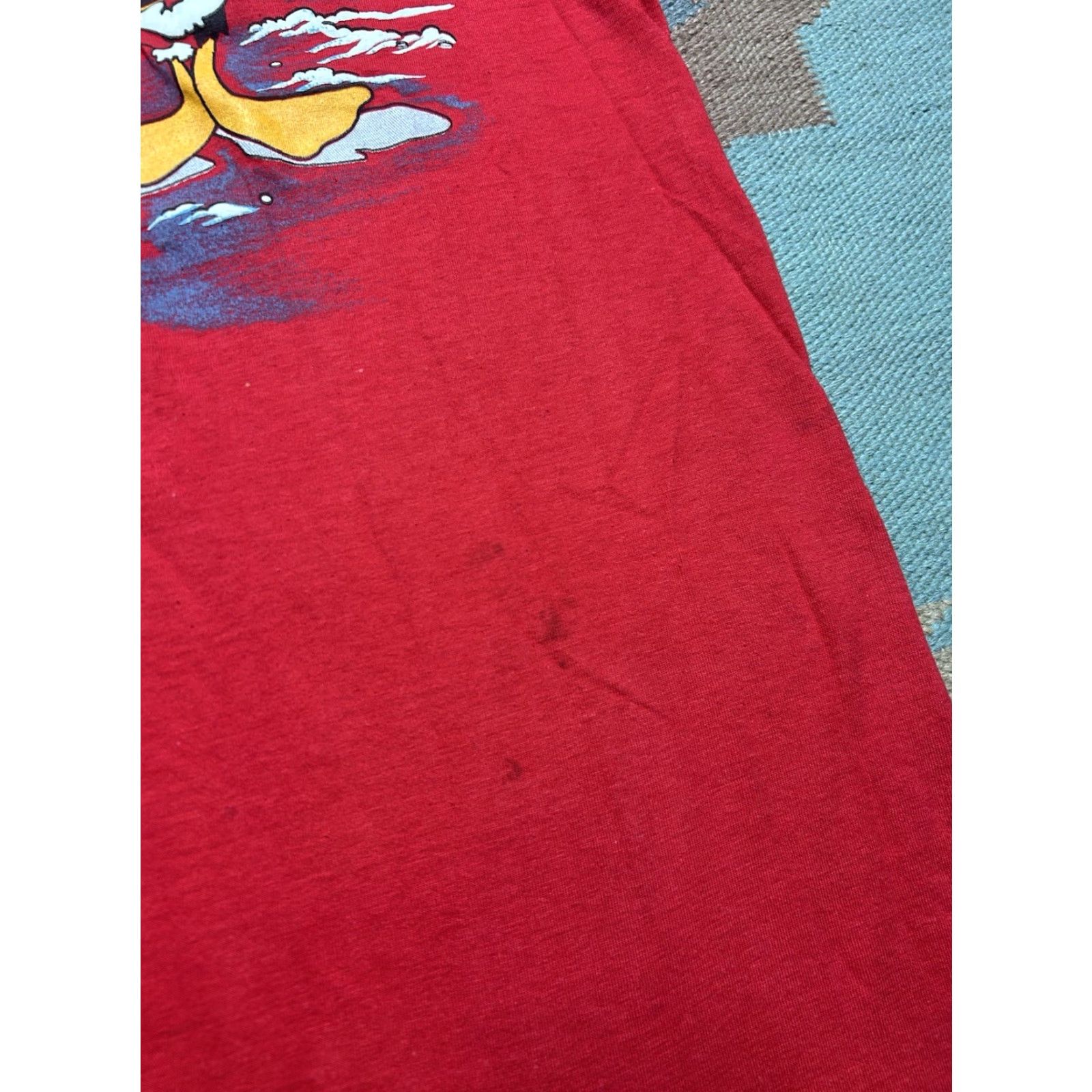 Vintage VINTAGE 90s Looney Tunes Christmas T-Shirt Men 2XL Red Graphic Distressed Bugs XXL Size US XXL / EU 58 / 5 - 4 Thumbnail