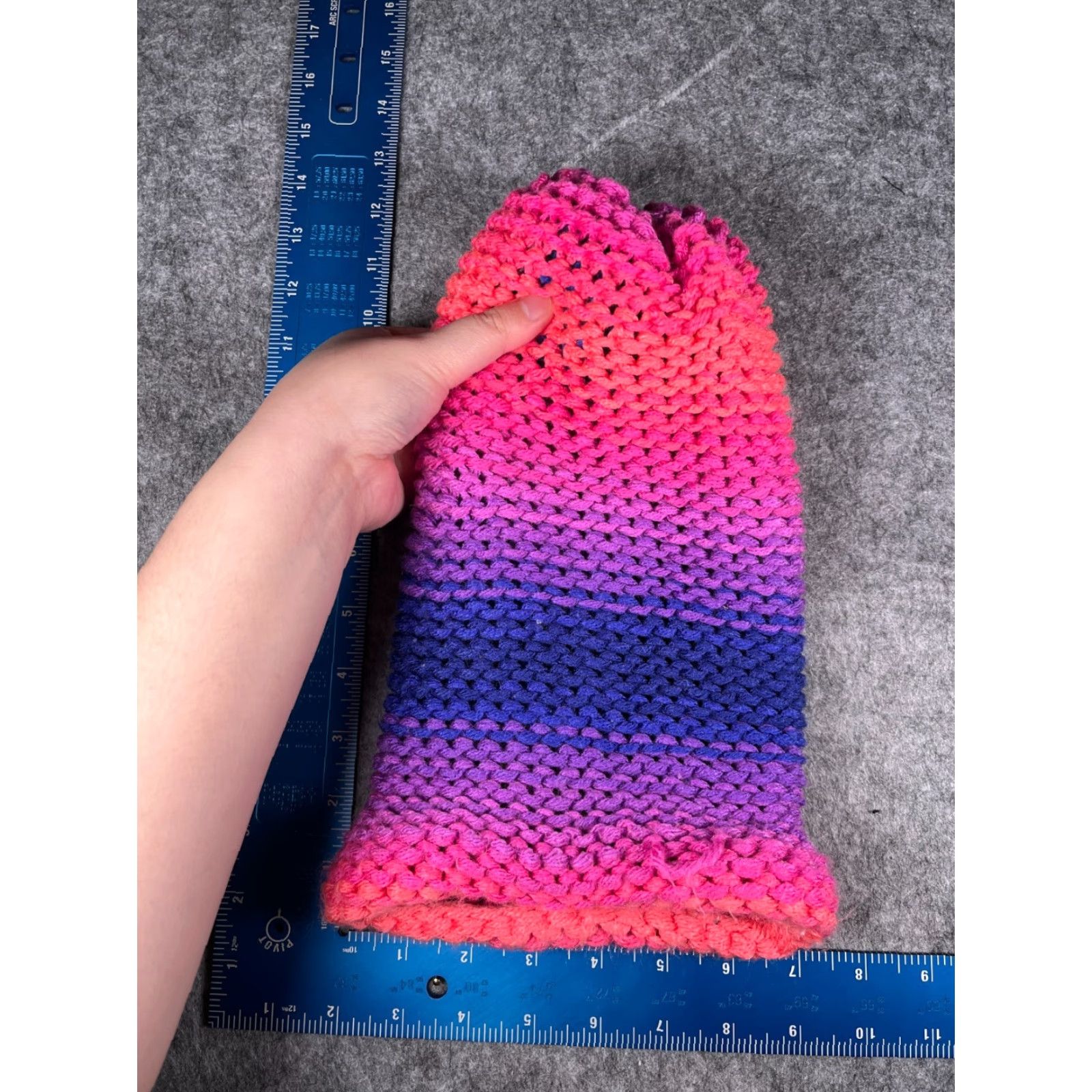 Vintage Ombre Beanie Toque Adult One Size Blue Pink Knit Acrylic Ski Pom Outdoor Beanie Unisex Adults Knit Size ONE SIZE - 6 Thumbnail