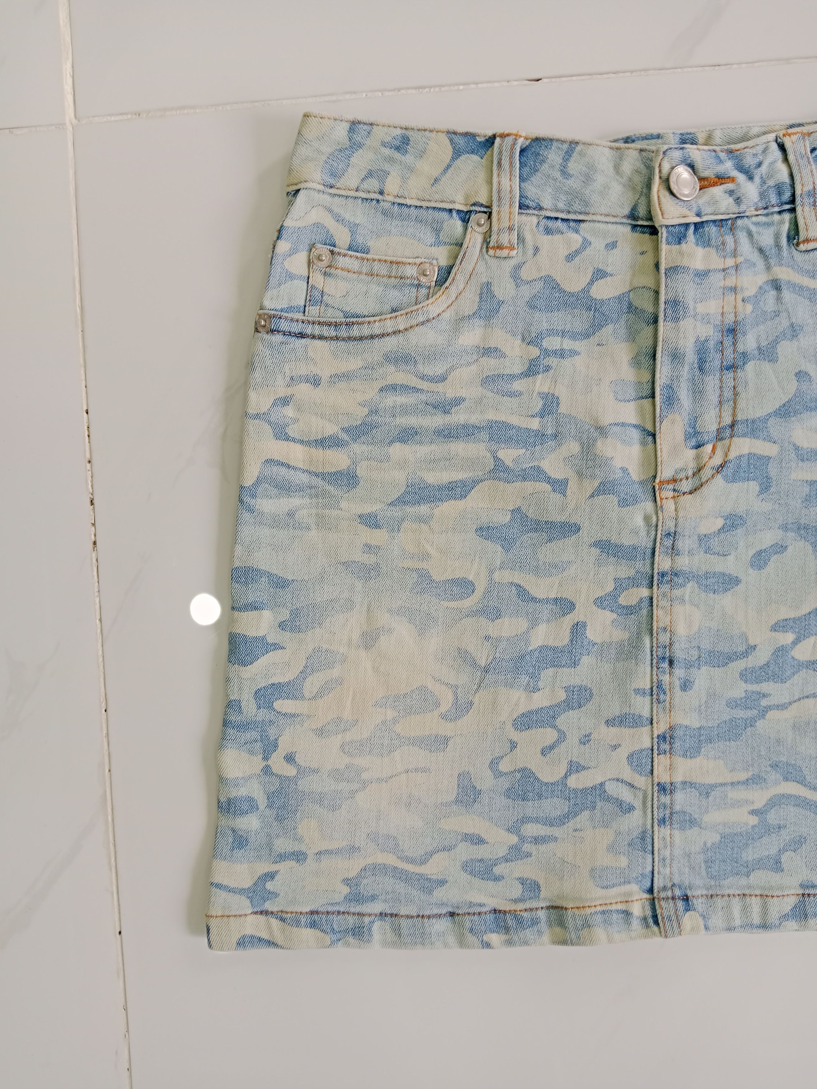 Japanese Brand Vintage Unbrand Camo Mini Skirt Japanese Brand Size 28" / US 6 / IT 42 - 6 Thumbnail