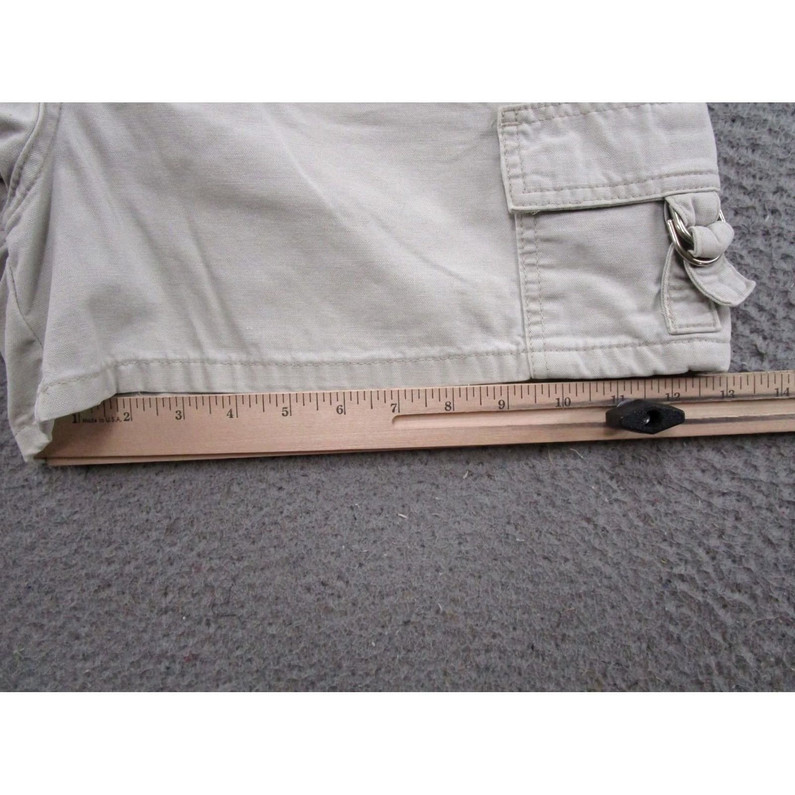 Lee VINTAGE Lee Womens Cargo Shorts Size 12 Hiking Outdoors Tan Beige Cotton Pockets Summer 90s Mens Womens Boys Girls Lee Size 34" / US 12 / IT 48 - 7 Thumbnail