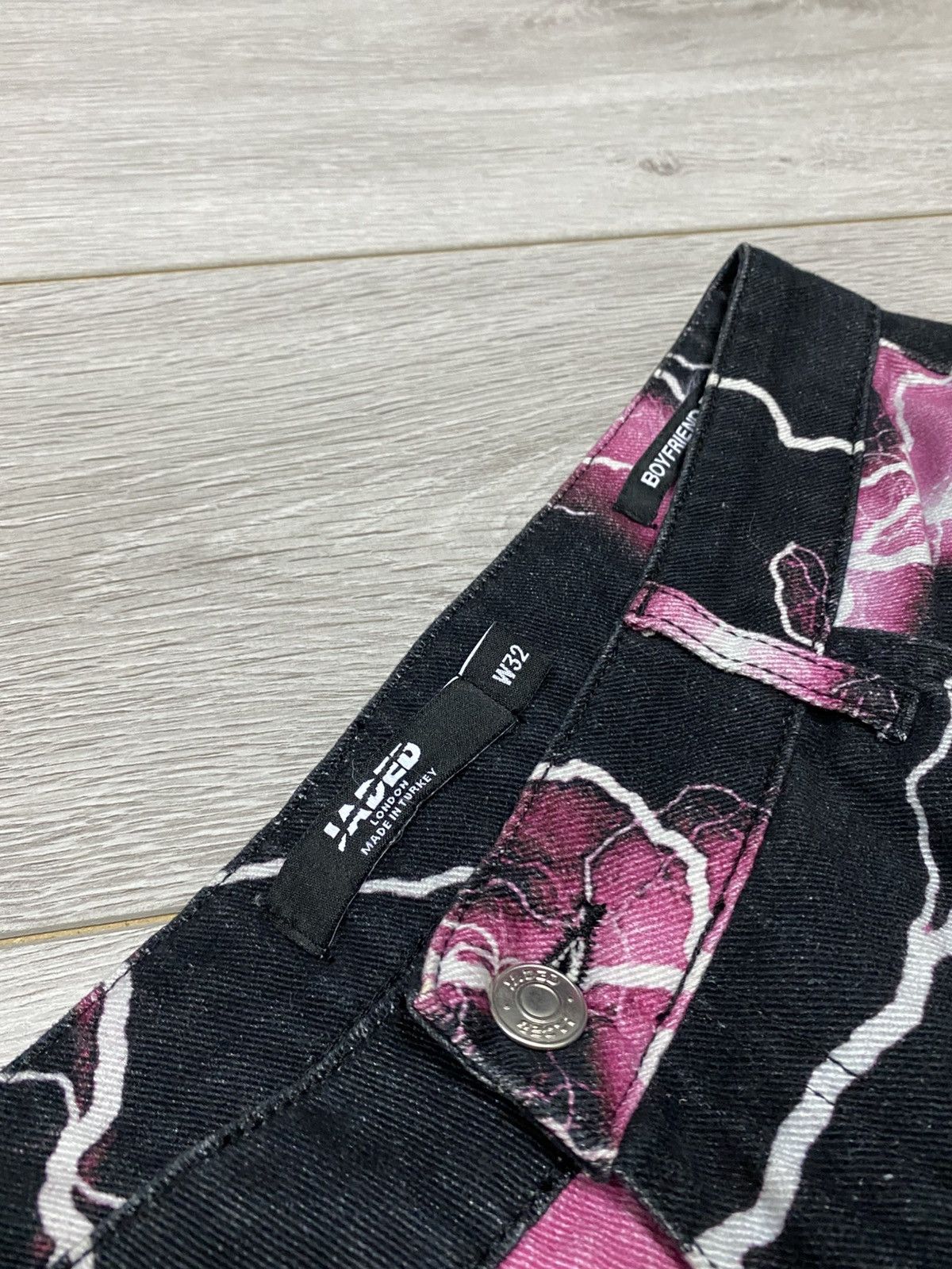 Jaded London Jaded pink lightnings boyfriend over print jeans pants Size US 32 / EU 48 - 3 Thumbnail