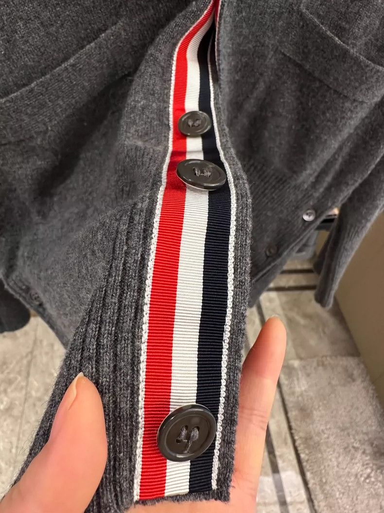 Thom Browne Thom Browne Classic cashmere cardigan Size US S / EU 44-46 / 1 - 6 Thumbnail