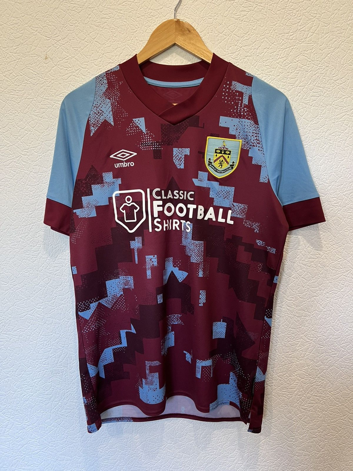 Umbro Umbro Burnley 2022/2023 Home Kit Soccer Jersey Football Size US M / EU 48-50 / 2 - 1 Thumbnail