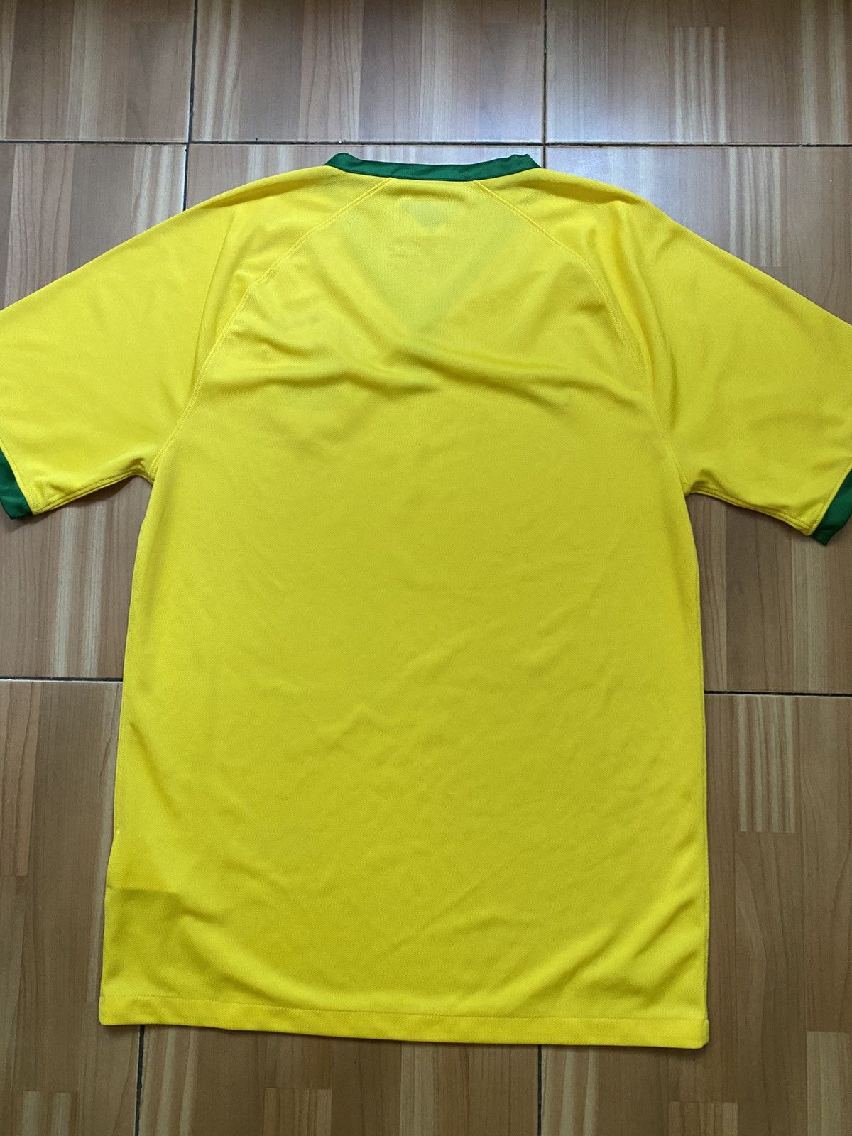 Nike Nike BRASIL 2014 2015 HOME FOOTBALL SHIRT SOCCER JERSEY Size US S / EU 44-46 / 1 - 6 Thumbnail