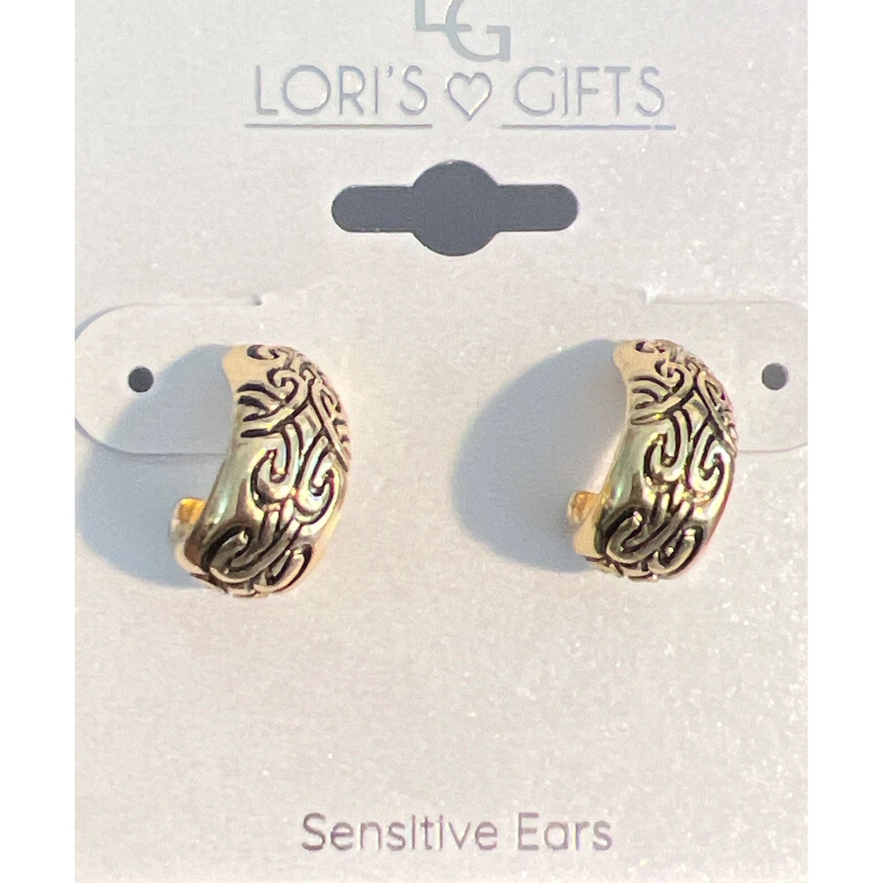Other Loris Gifts Gold Tone Hoop Earrings Etched Design Pierced .5 Size ONE SIZE - 2 Thumbnail