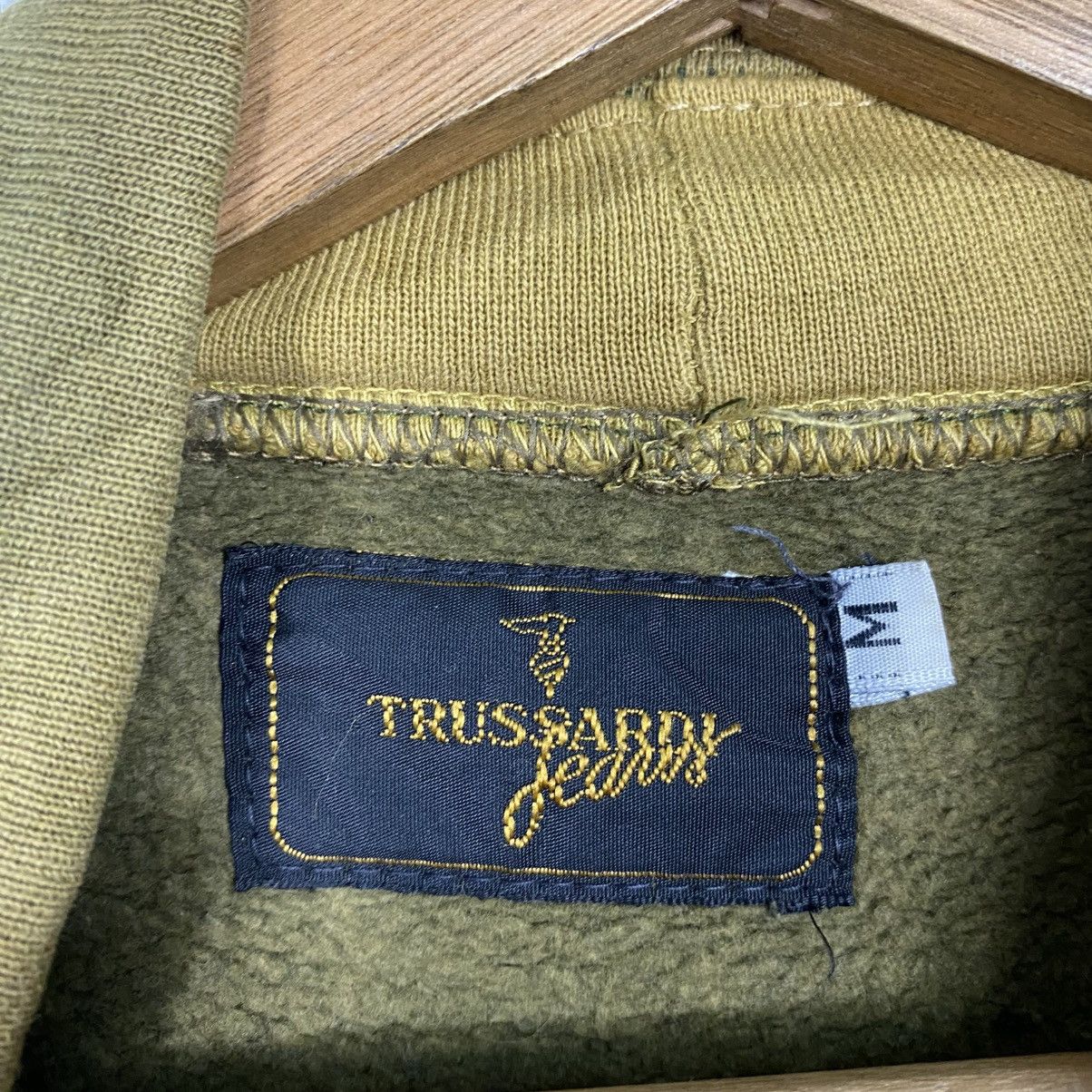 Japanese Brand Vintage Turtle Neck Sweatshirt Trussardi Big Logo Size US M / EU 48-50 / 2 - 14 Thumbnail