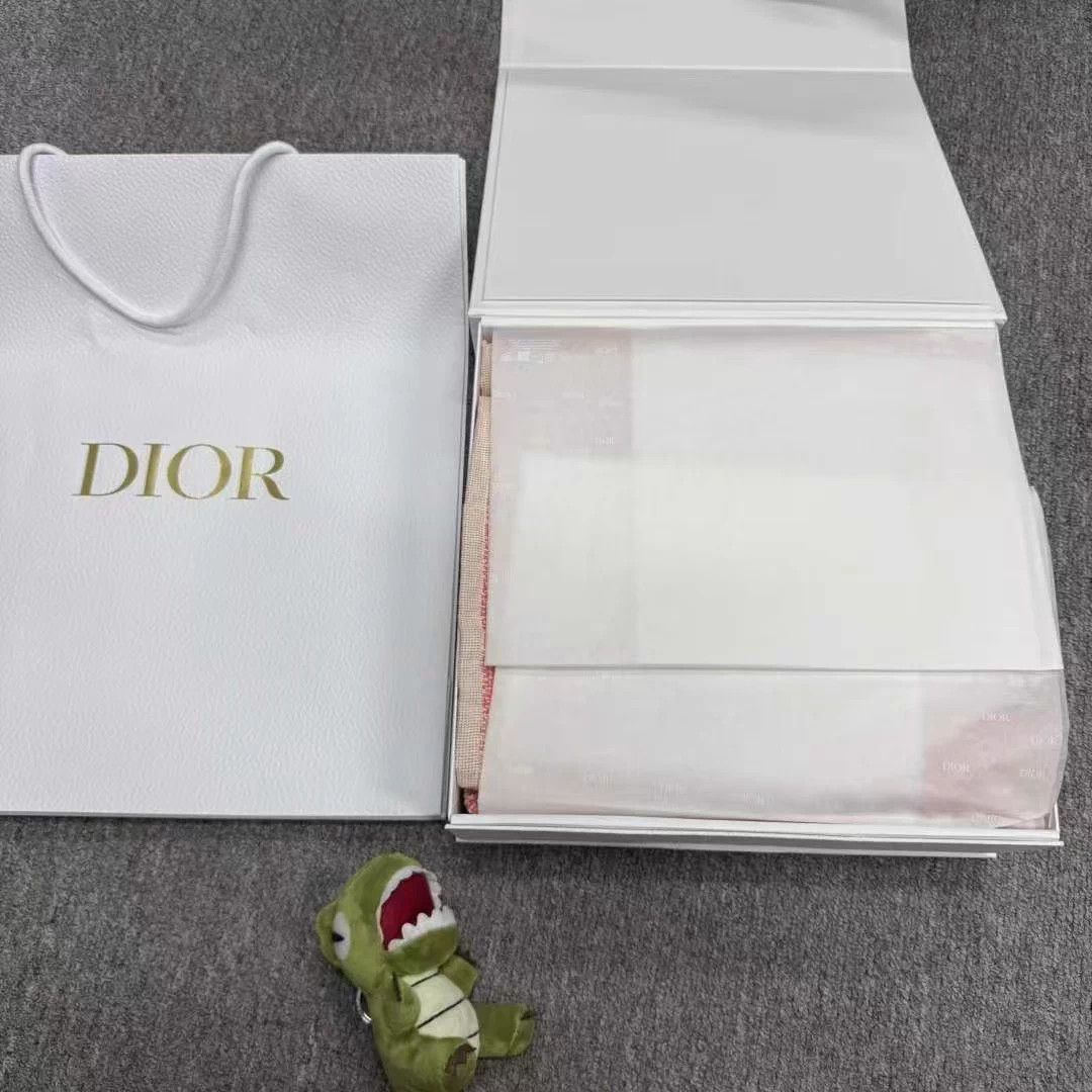 Dior Dior Beach Towel New In Box Size ONE SIZE - 4 Thumbnail