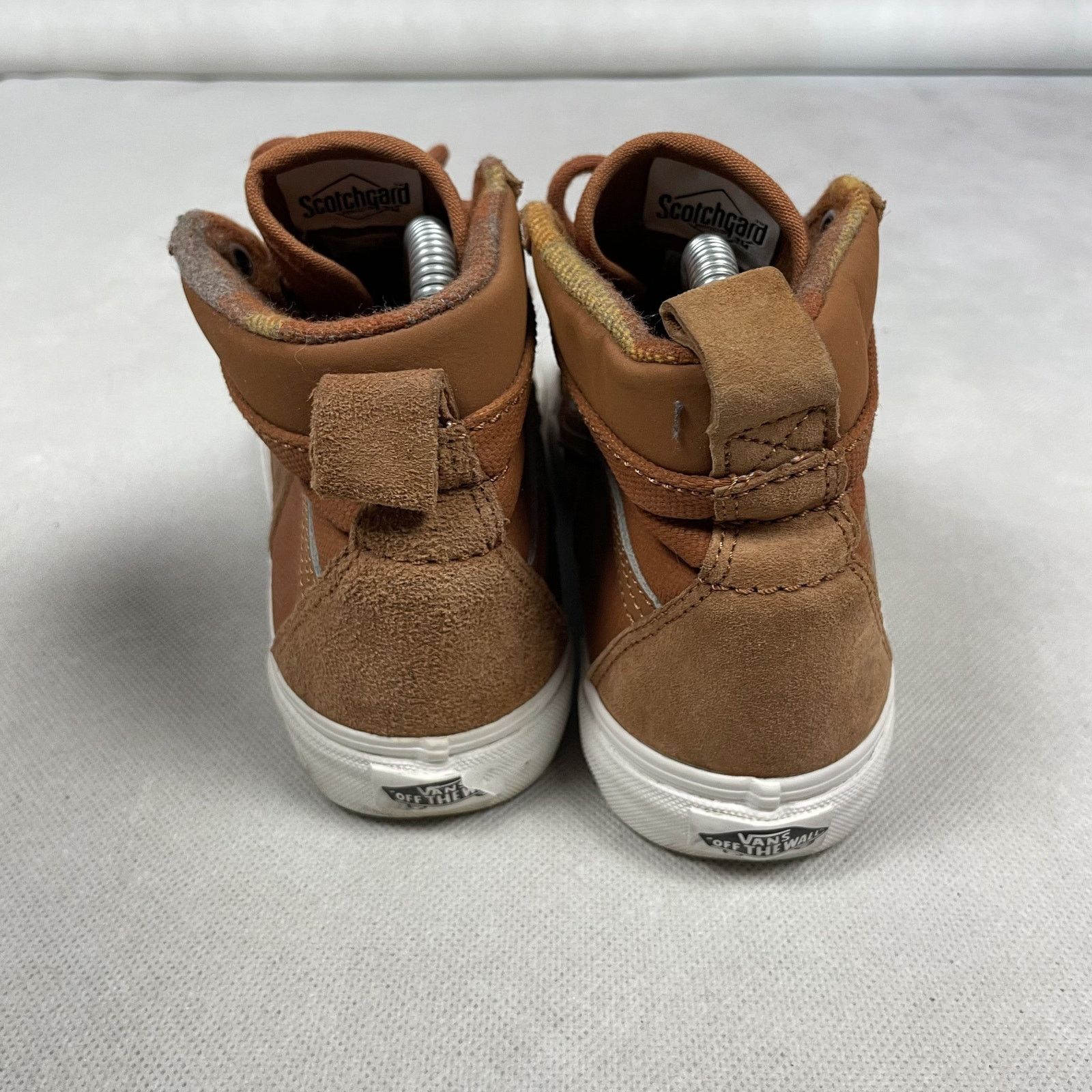 Vans Vans Sk8-Hi MTE Unisex Brown Lace-Up Skate Shoes M5.5/W7 Size US 5.5 / EU 38 - 9 Thumbnail