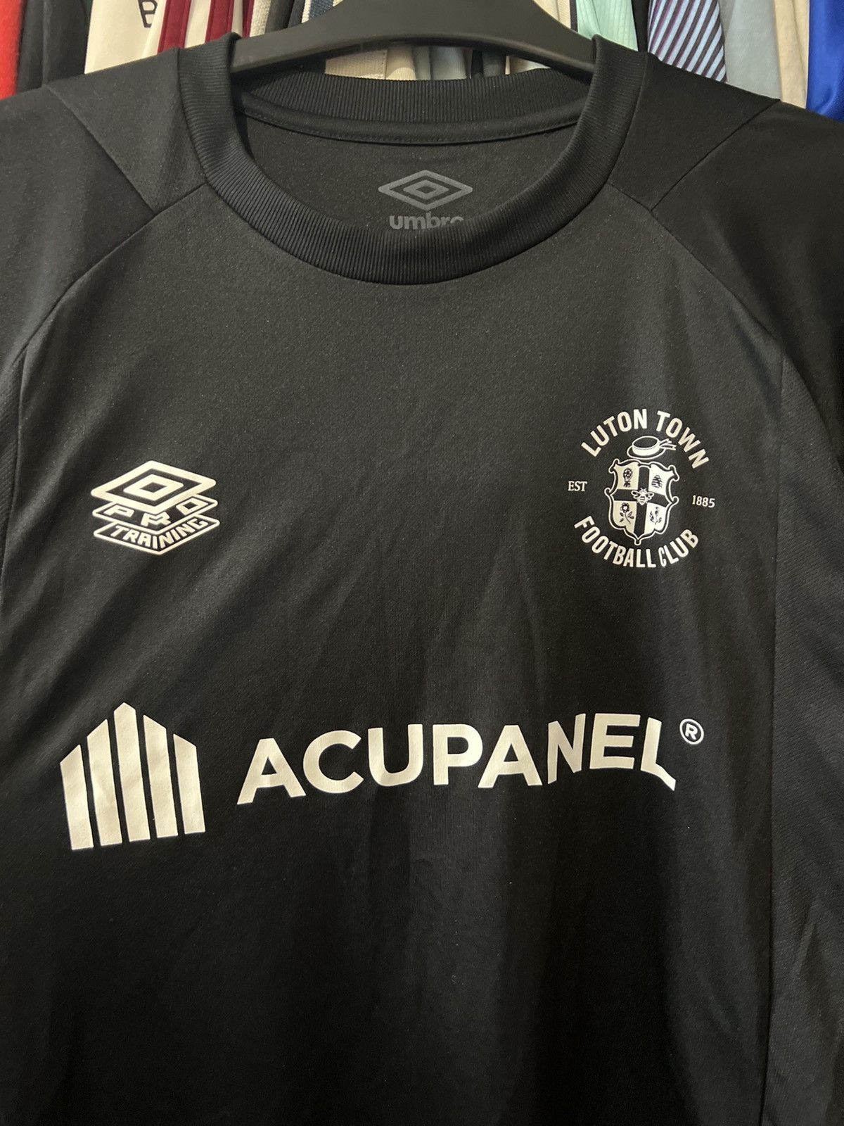 Umbro 2022/23 UMBRO PRO TRAINING LUTON TOWN TRAINING FOOTBALL TEE Size US L / EU 52-54 / 3 - 2 Thumbnail