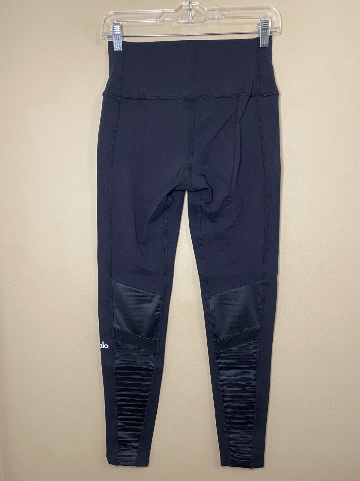Alo Yoga ALO Yoga Black/Black Glossy High-Waist Moto Leggings Size 30" / US 8 / IT 44 - 8 Thumbnail