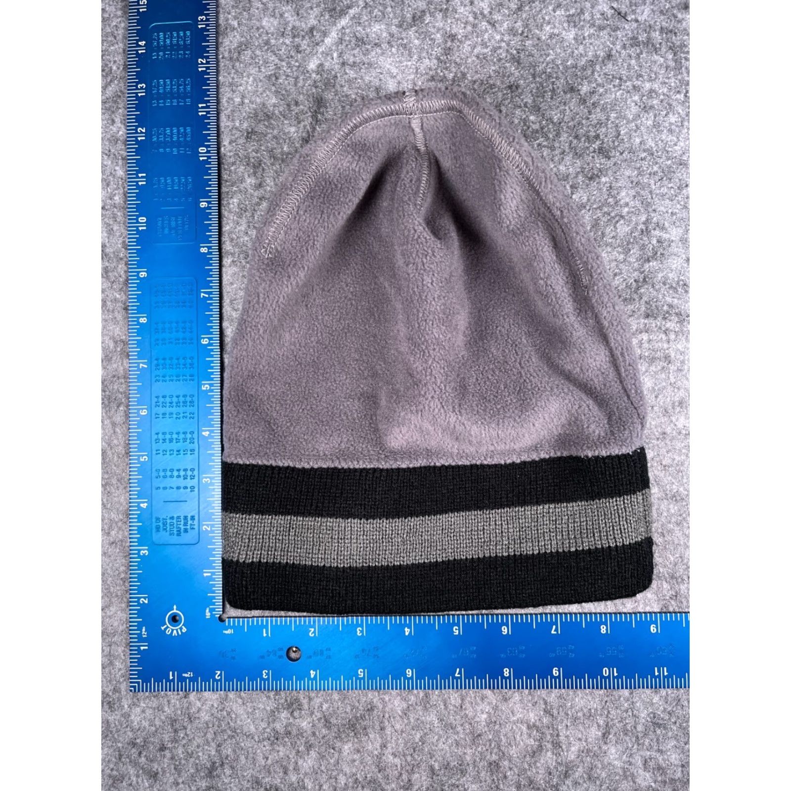 Nike Nike Beanie Toque Hat Adult One Size Gray Black Knit Polyester Acrylic Fleece Swoosh Mens Size US M / EU 48-50 / 2 - 4 Thumbnail