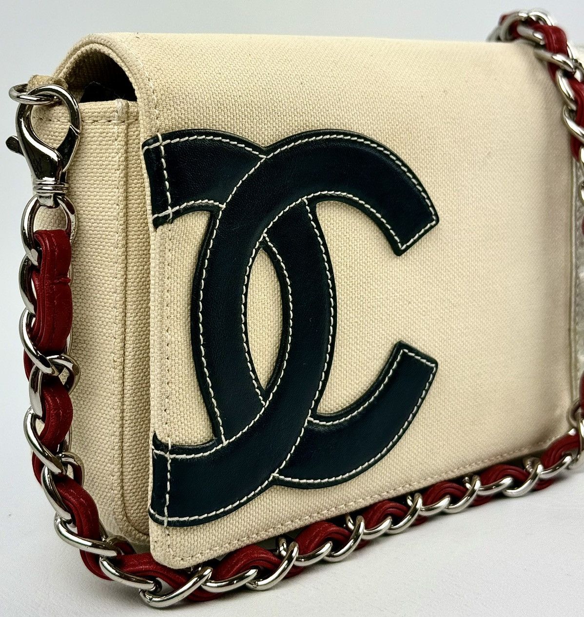 Chanel Chanel - 2002 - CC - No.5 - East - West - Chain Flap Size ONE SIZE - 8 Thumbnail