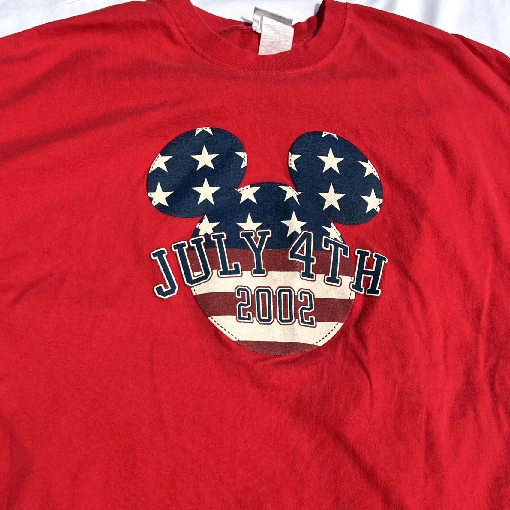 Disney VINTAGE Mickey Mouse Disney T-Shirt Red 2002 Flag 4th of July L Mens Size US L / EU 52-54 / 3 - 4 Thumbnail